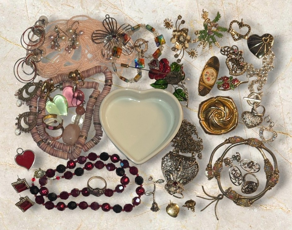 SWEETHEART LOT! 36-Pc Vintage Jewelry Heart Sterl Rings Trinket Dish Signed Avon