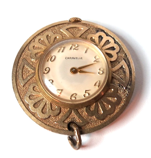 VTG WOMEN CARAVELLE MODEL 6UA NECKLACE PENDANT MANUAL WATCH 7’J.. 33mm DIAMETER