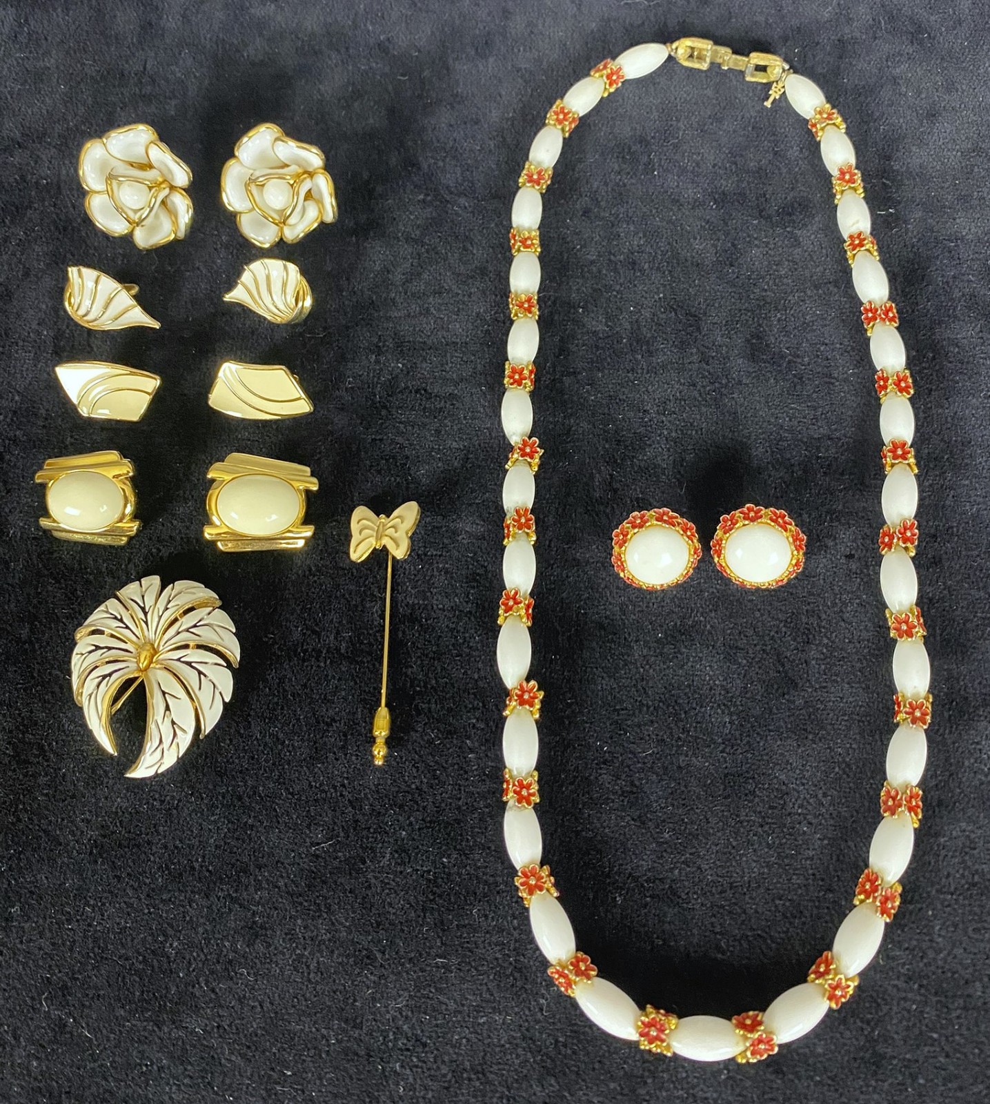 Vintage Signed Trifari Necklace & Earring Set w/4 earring pairs, 1 Brooch, 1 Pin