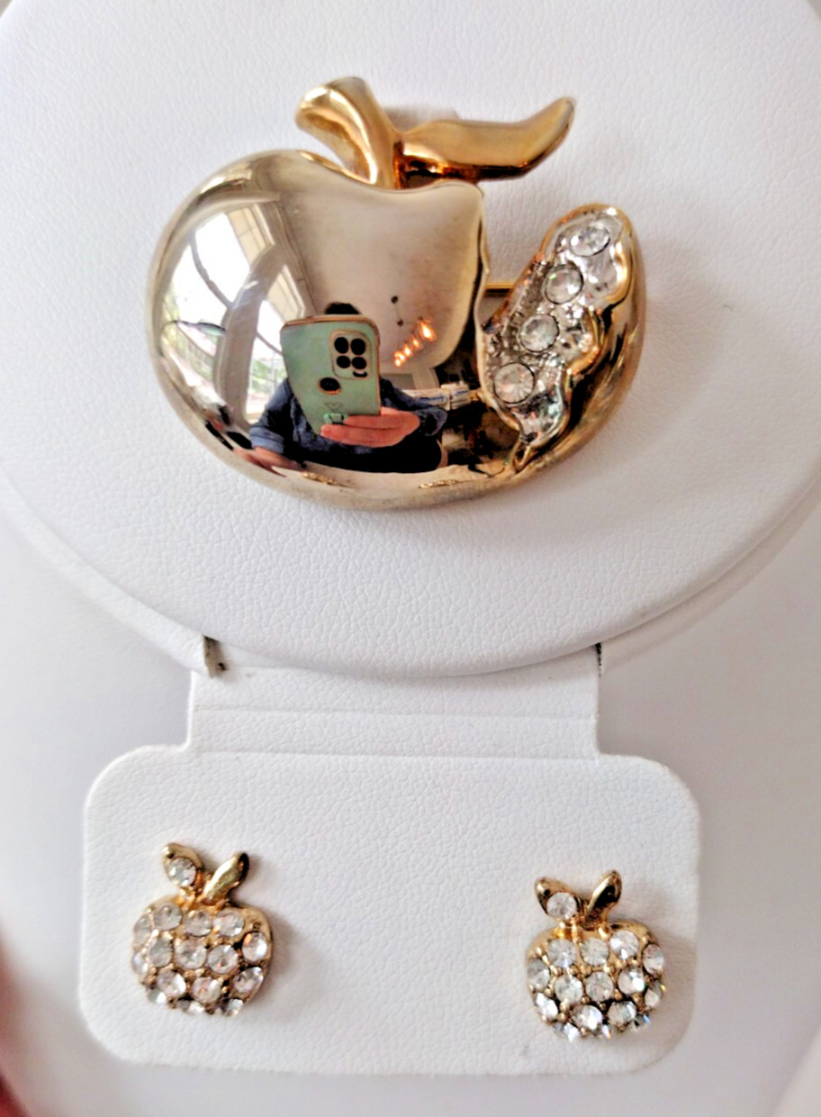 Vintage Rhinestone Apple Set FREE SHIP Gold Tone Brooch Pin Fruit Post Earrings