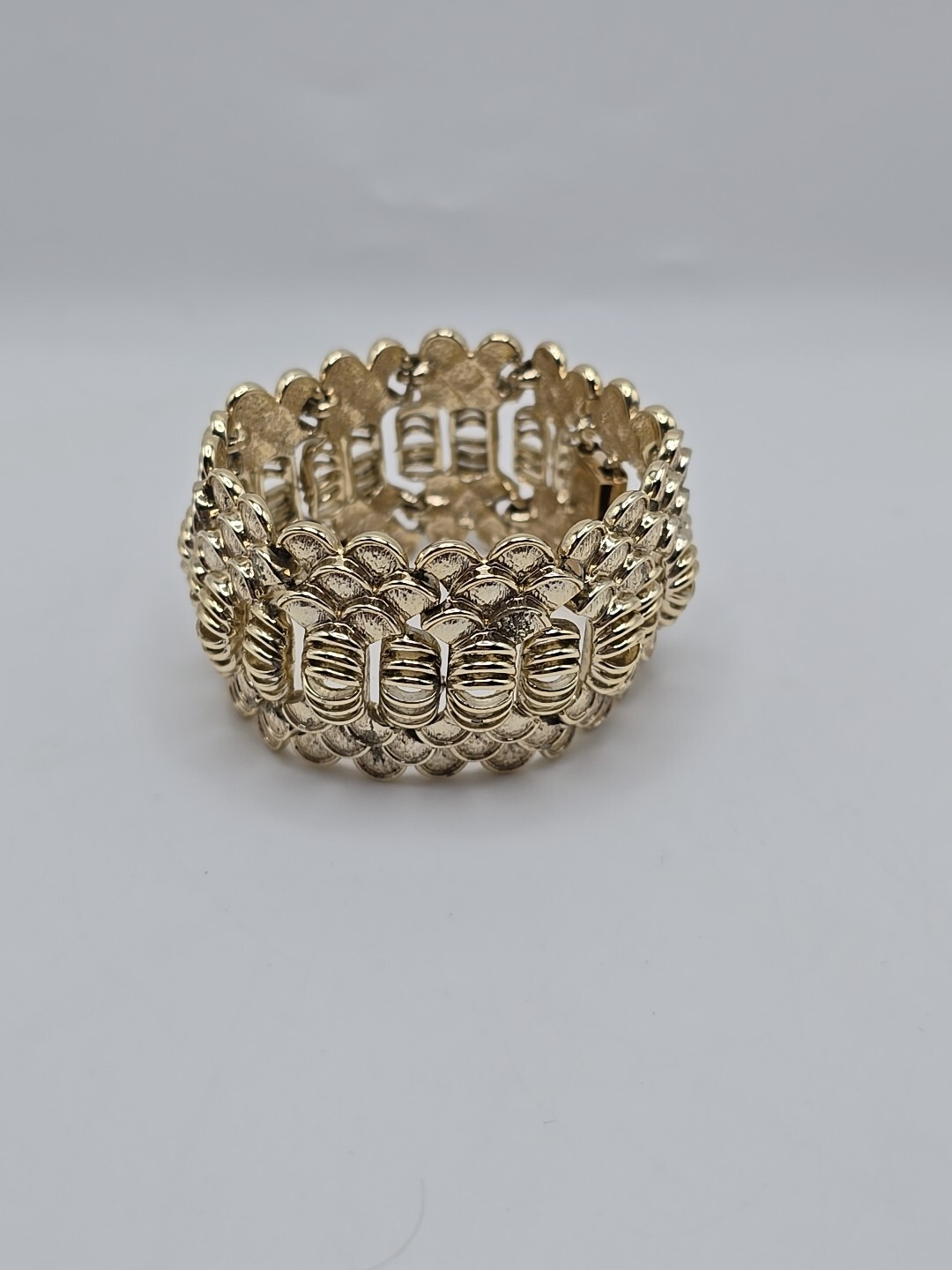 Vintage Coro Pegasus Gold Tone Wide Chunky Link Bracelet Foldover Clasp