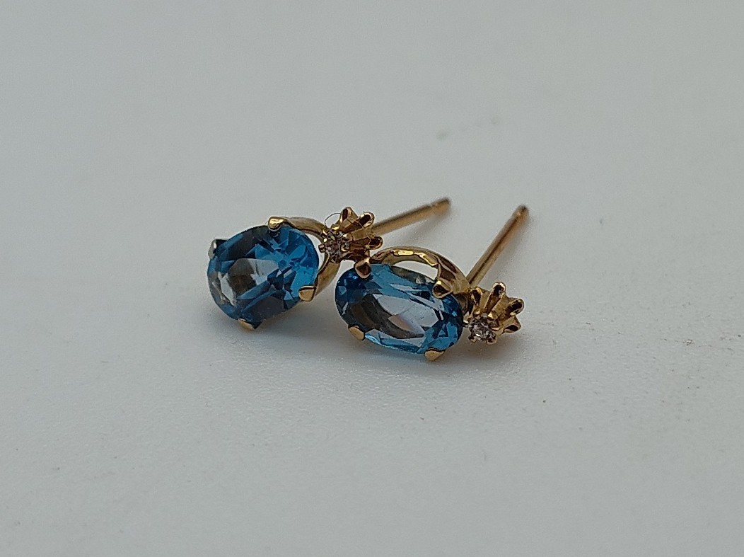 Vtg 10K Blue Topaz Clear Oval Gemstone Stud Y. Gold Earrings Karat KT Solid Post