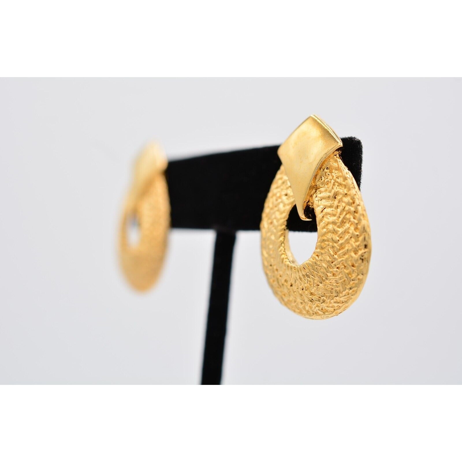 Vintage Pierced Earrings Oval Drop Textured Shiny Gold Tone Dangle 1980s BinAY