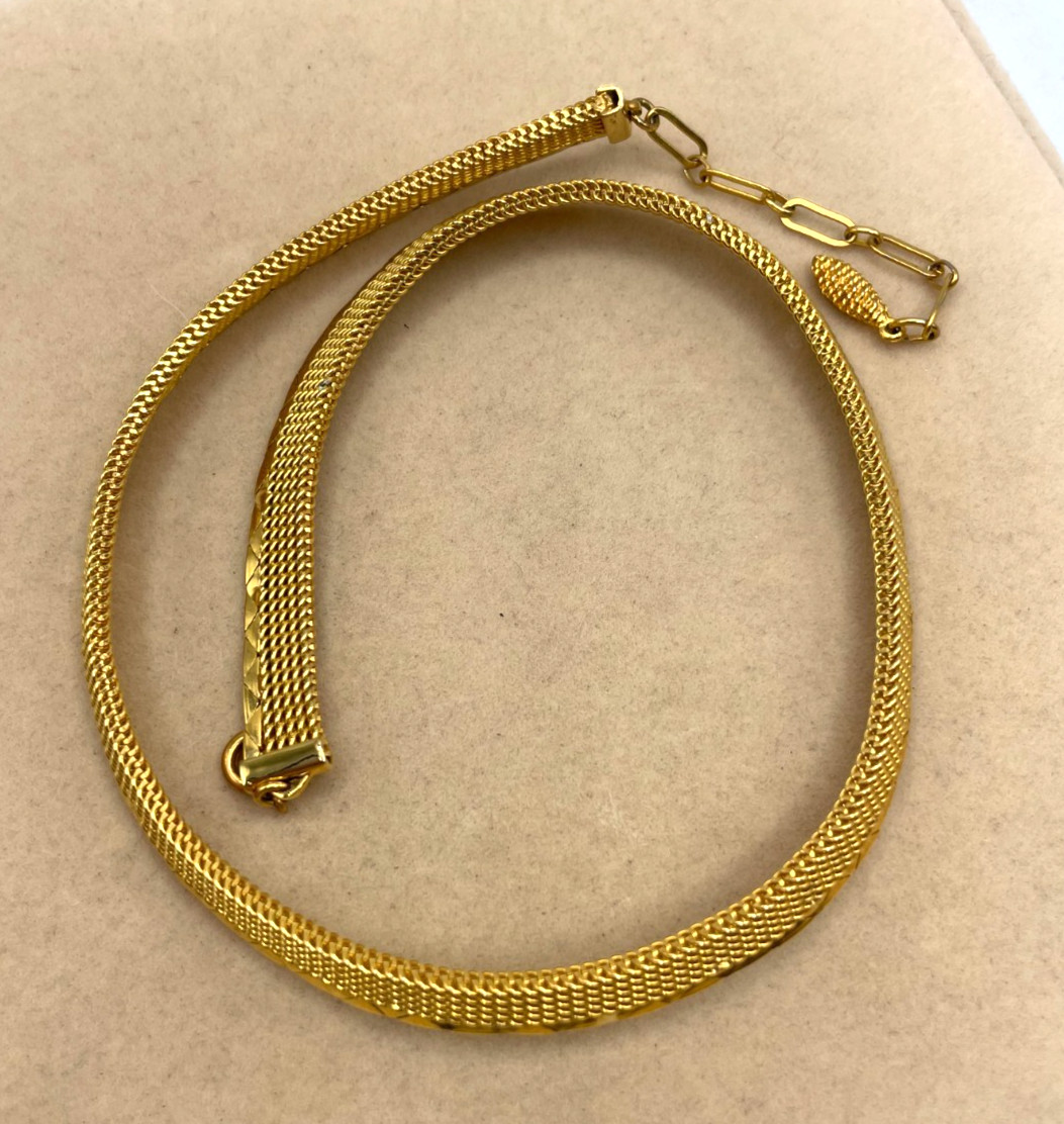 VTG Designer Pennino Gold-tone flexible mesh chain adjustable choker necklace