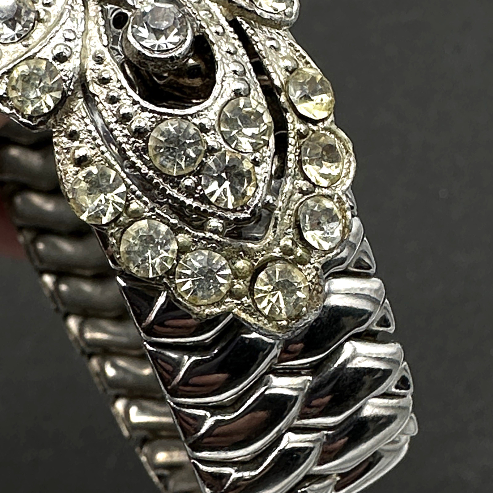 DALE expansion bracelet – vintage silver-tone rhinestone pot metal accent READ