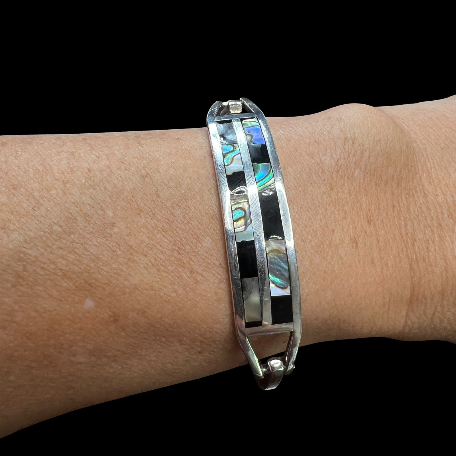 Vintage Alpaca Mexico Abalone Onyx Inlay Bangle Bracelet Silver Tone 7.25 in