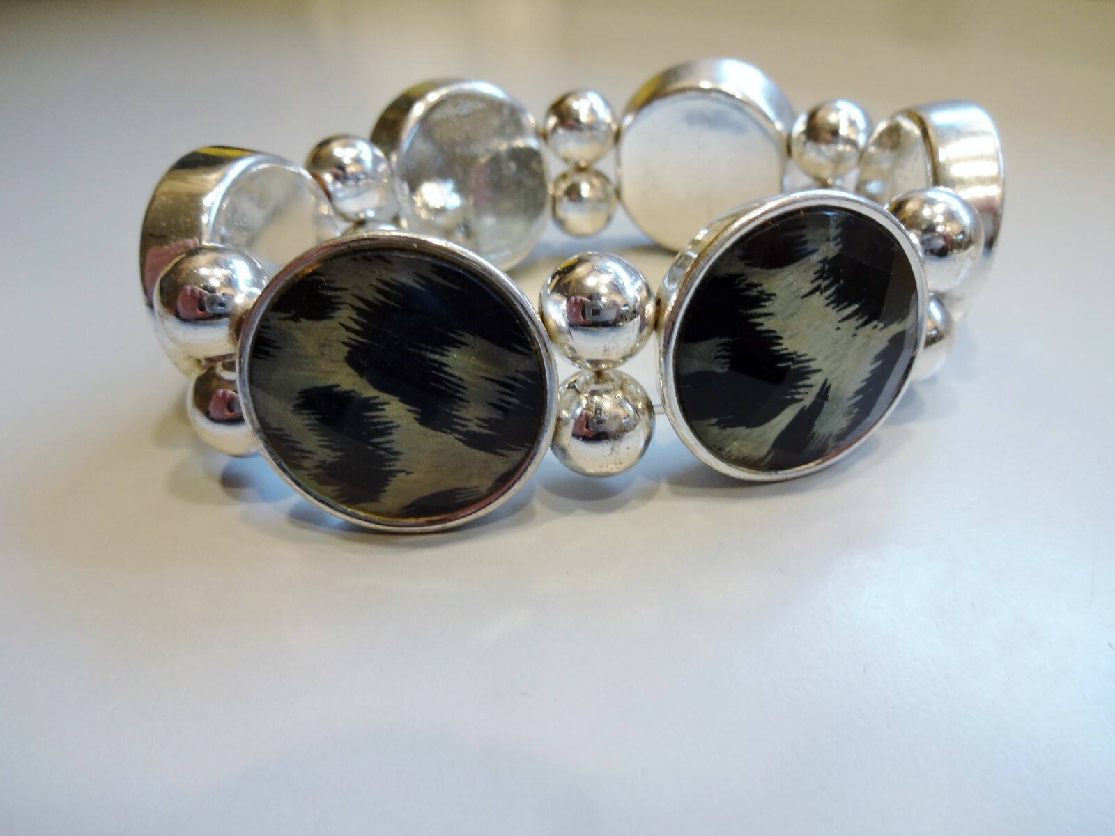 Vtg Faux Fur SNOW LEOPARD STRETCH BRACELET Costume Chunky Silver Tone Big Cat