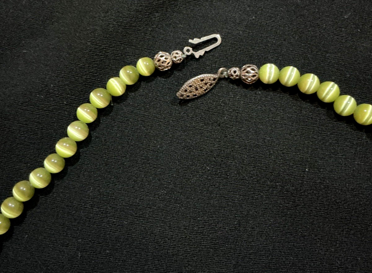 Vintage Lime Green Cats Eye 17” Bead Necklace Stunning!