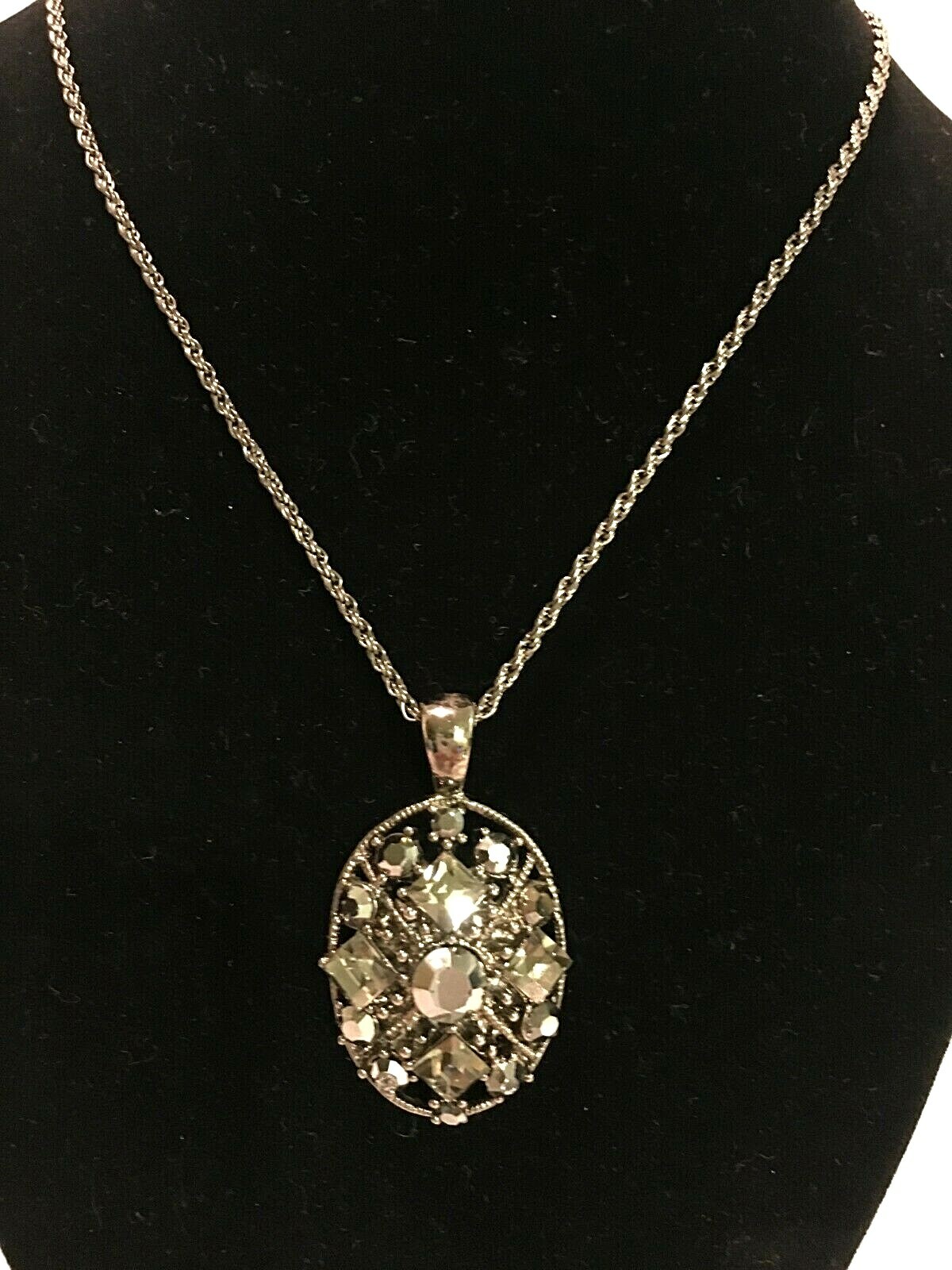Very Stunning Vintage Premiere Design Gray Or Pewter Chain With Oval Gray Rhines