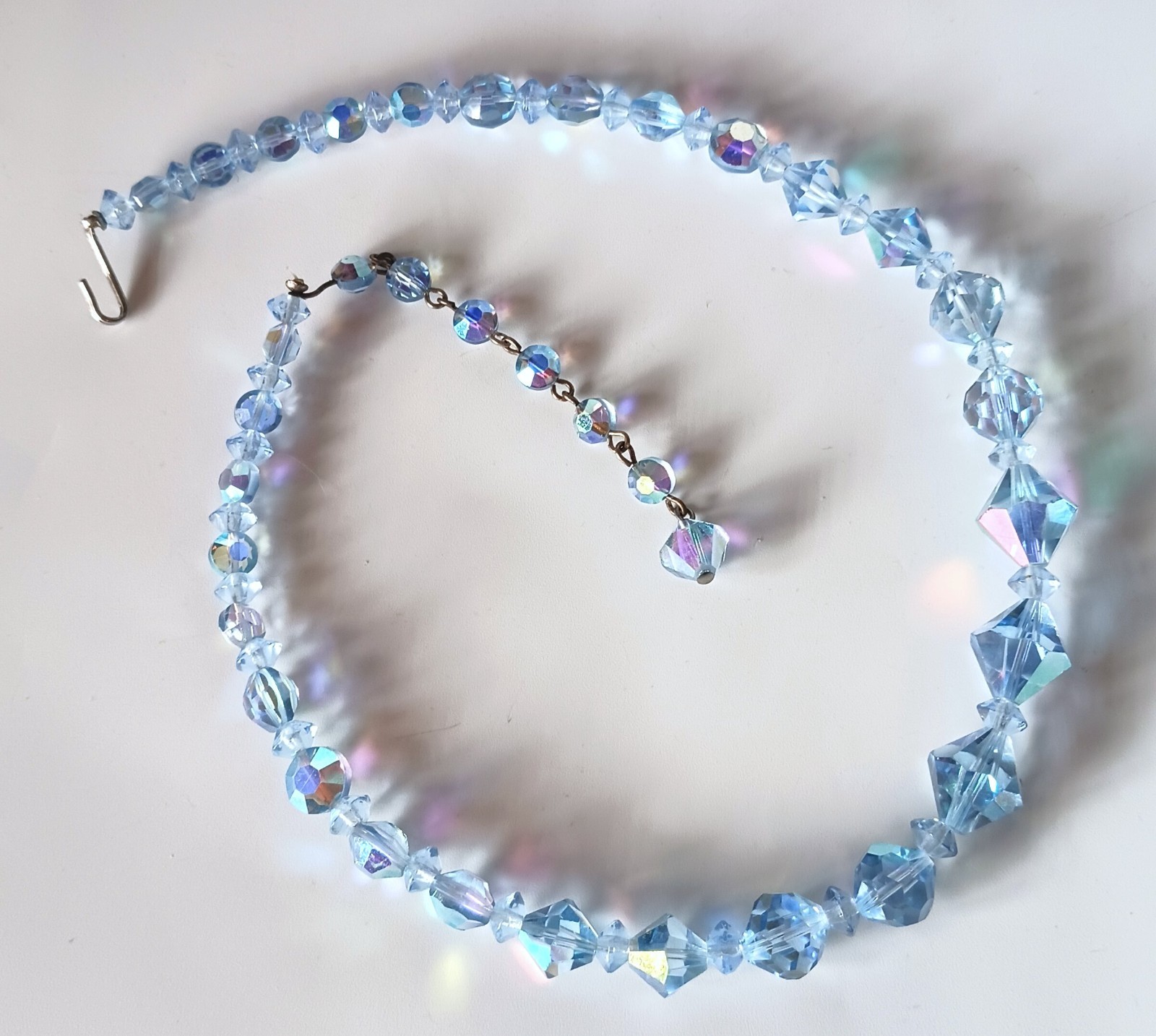 Vtg Adjustable Graduated Bead Necklace w/ Pale Blue AB Faceted Glass Stones