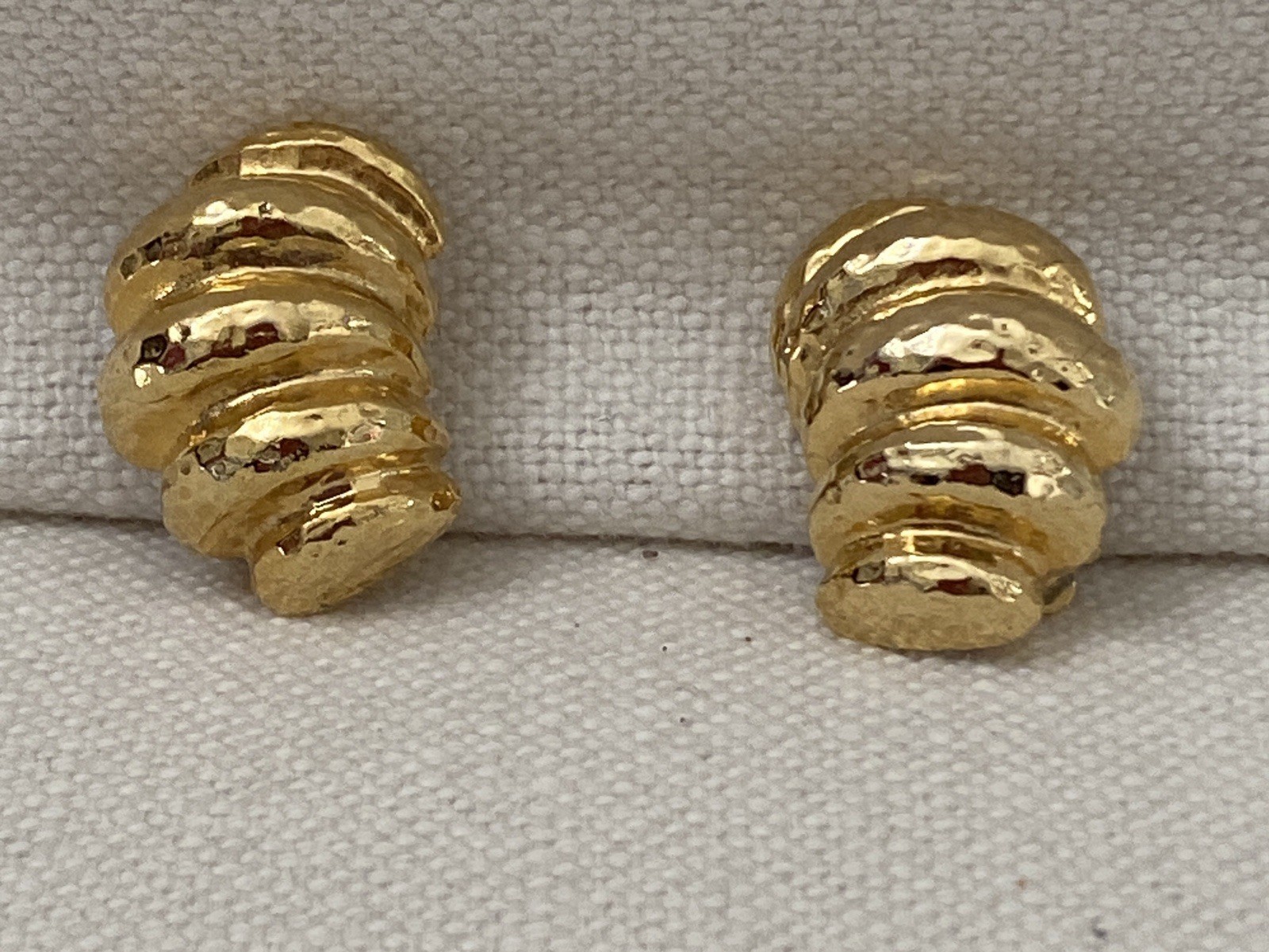 Vintage 80s Gay Boyer Clip On Statement Earrings Gold Tone Fluted Shell