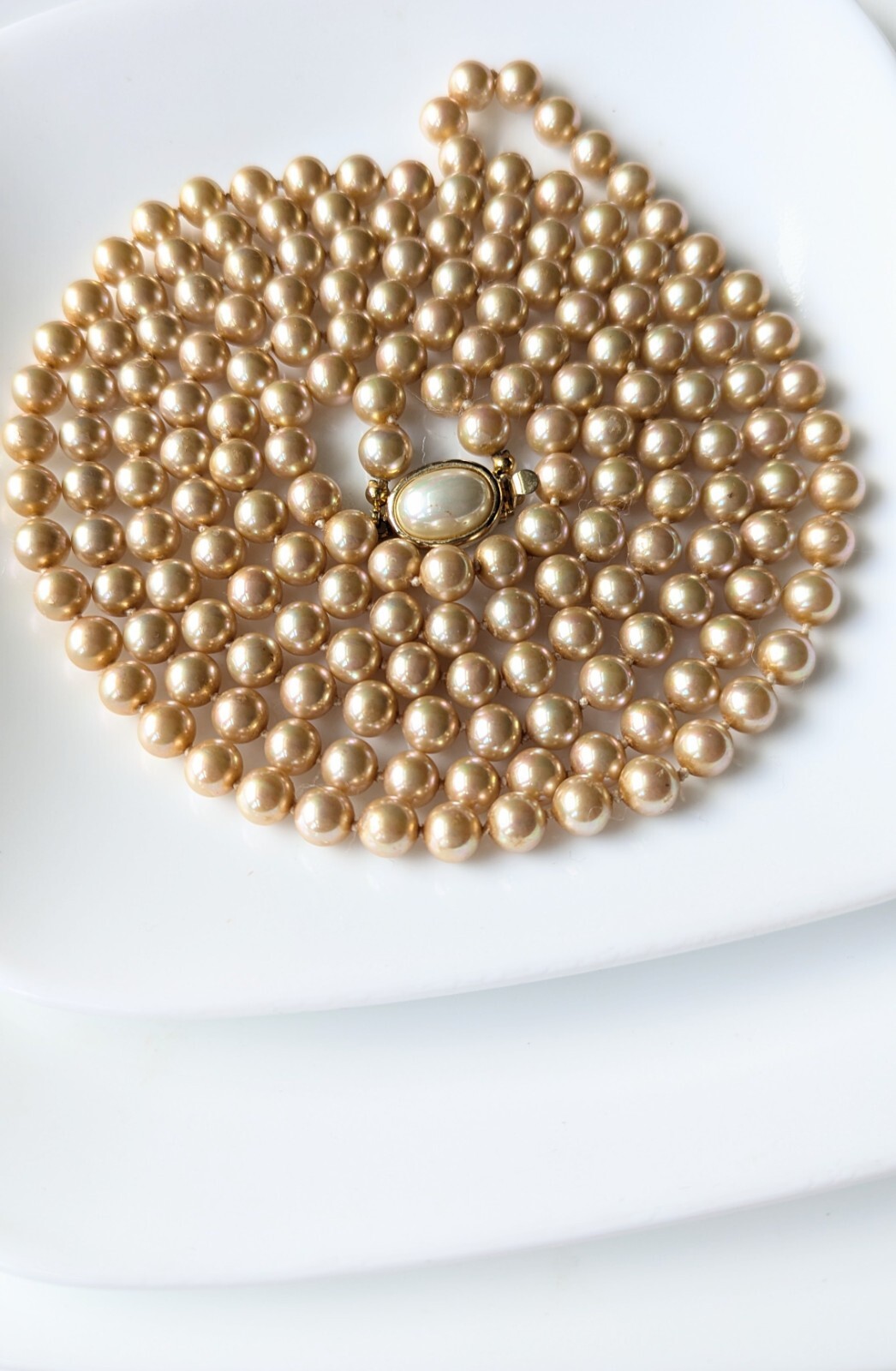 Vintage CAROLEE Faux Pearl Knotted Champagne Gold Tone 60″ Rope Length Necklace