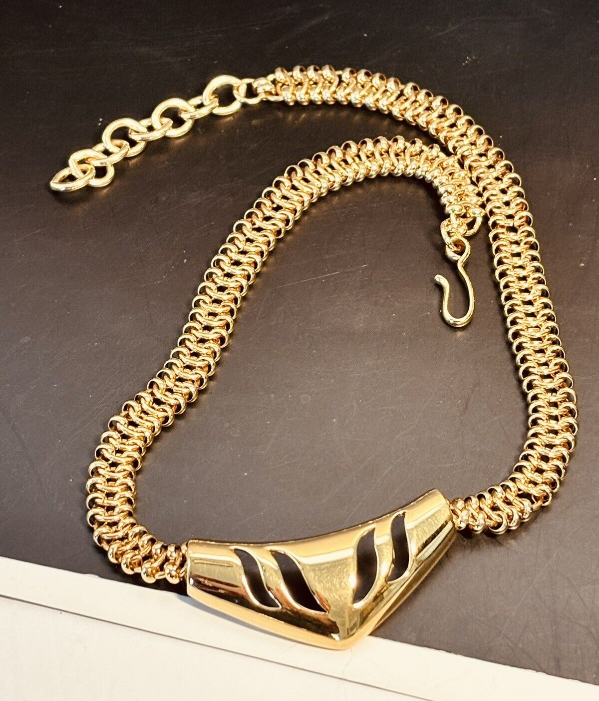 Vintage MONET Gold Tone Chunky Chain Crescent Necklace ~ Adj. 17″-18″
