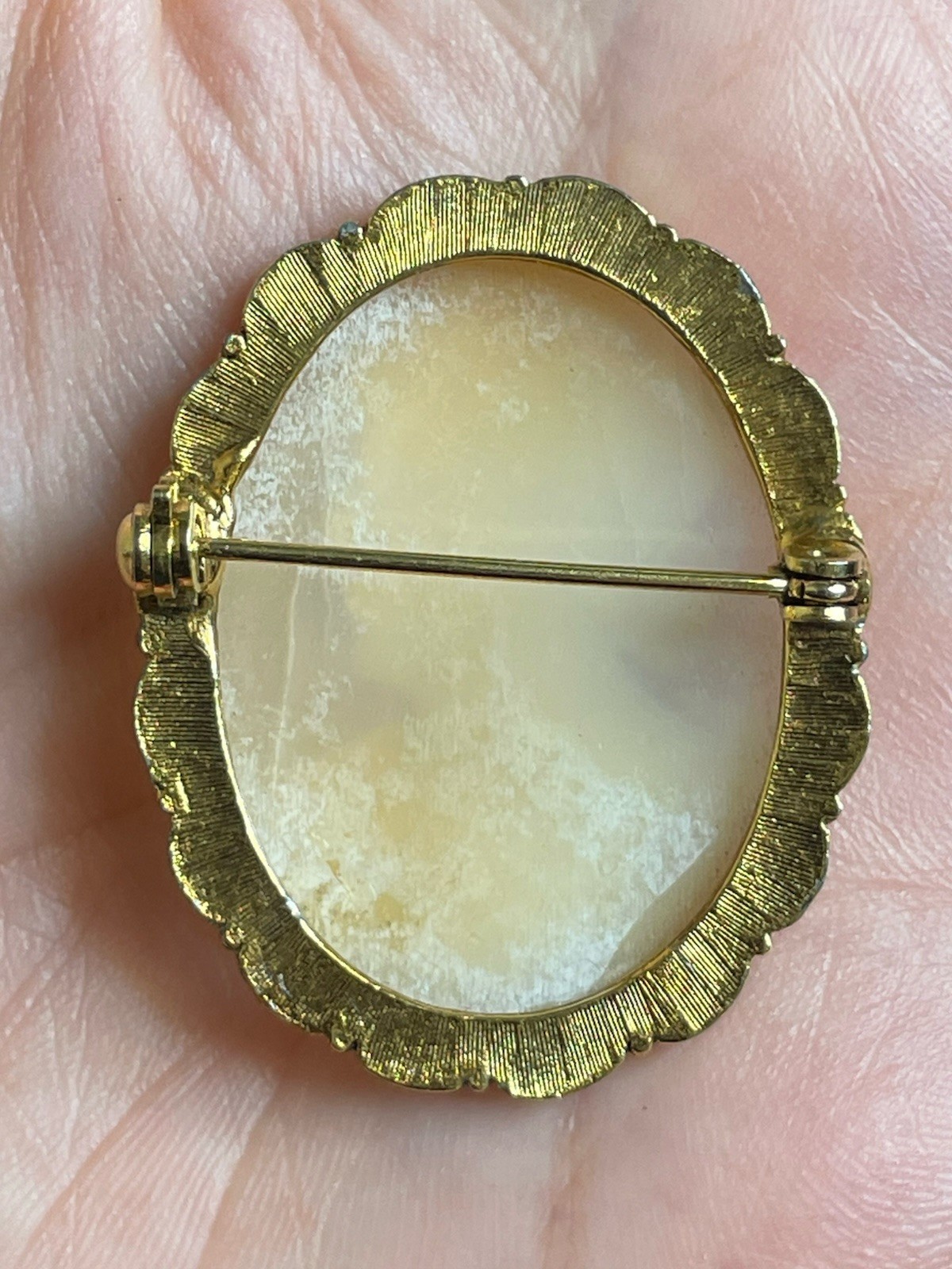 Vintage Hand Carved Shell Cameo Right Facing Woman Jewelry Pin Brooch