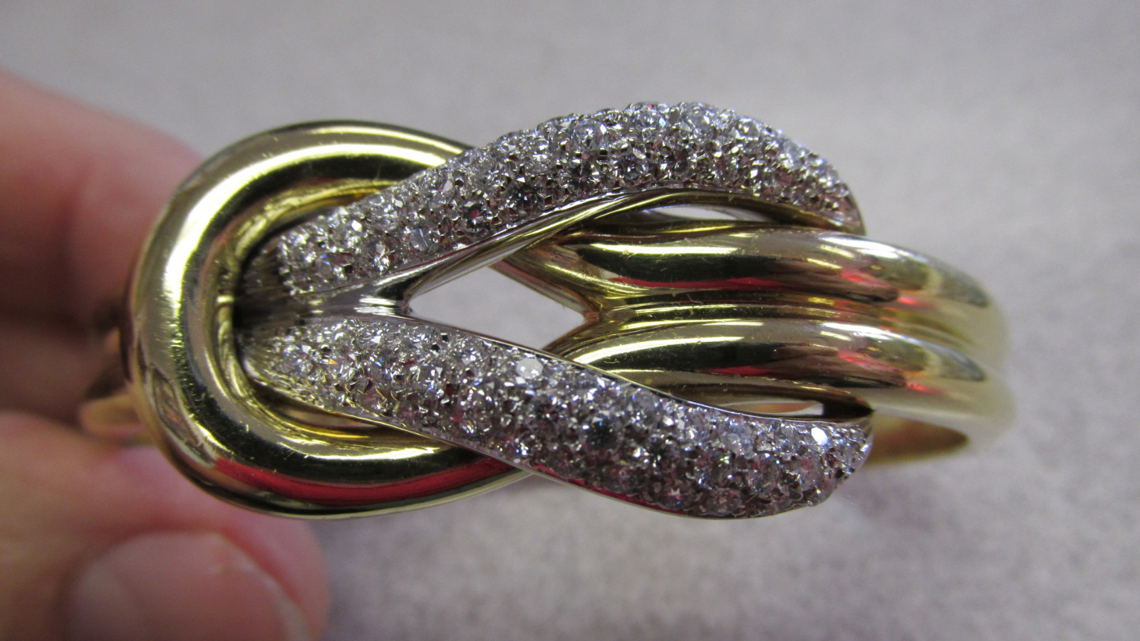 High Quality 18k Gold 2.50 ctw VVS1-VS1-F/G Diamond Bangle Bracelet Make Offer