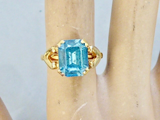 70’S NEW OLD STOCK 10K YELLOW GOLD FILLED SIMULATED AQUA RING SIZE 4.25 RING