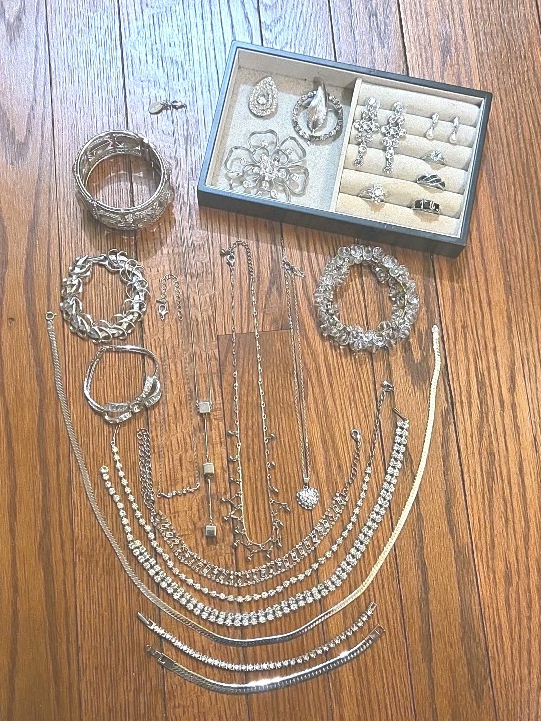 Vintage Estate Jewelry, Brooch, & Earrings Lot Rhinestones