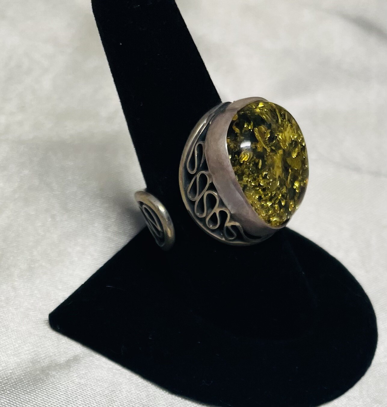 FINEST VIVID GREEN BALTIC AMBER & HAND-MADE STERLING RING ADJ.