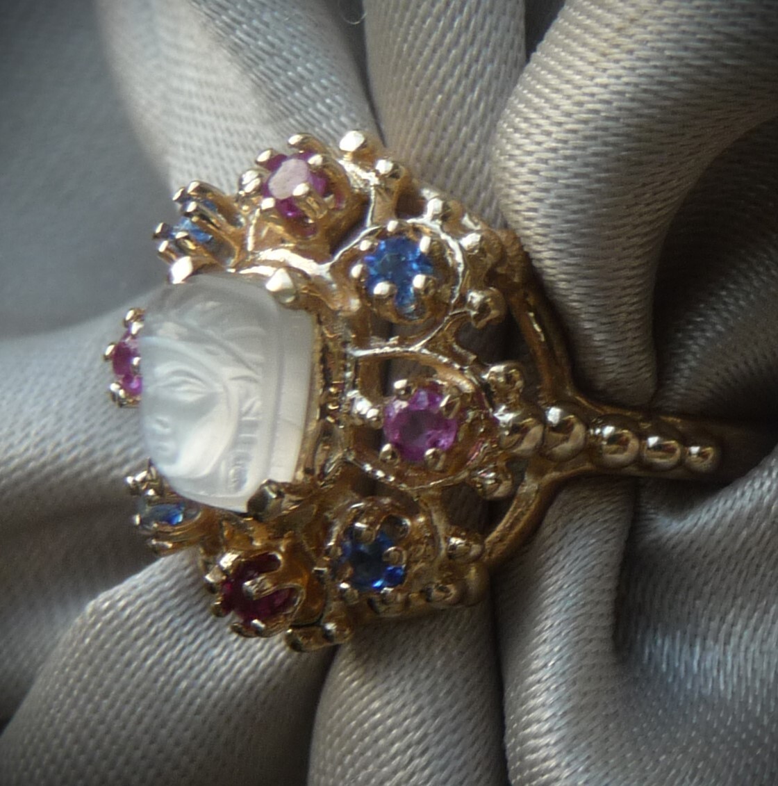 AMAZING RARE VINTAGE 14K ETRUSCAN MEDUSA MOONSTONE RUBY SAPPHIRE HALO RING!
