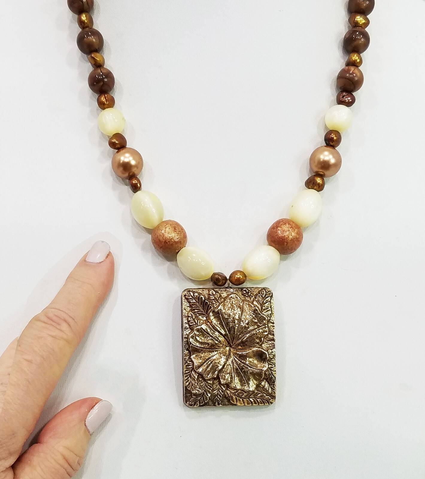 Vintage Brown & Beige Bead With Repoussé Style Gold Tone Pendant Choker Necklace