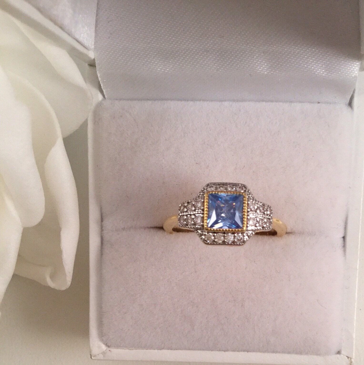 Vintage Jewellery Gold Ring Blue Topaz White Sapphires Antique Deco Jewelry