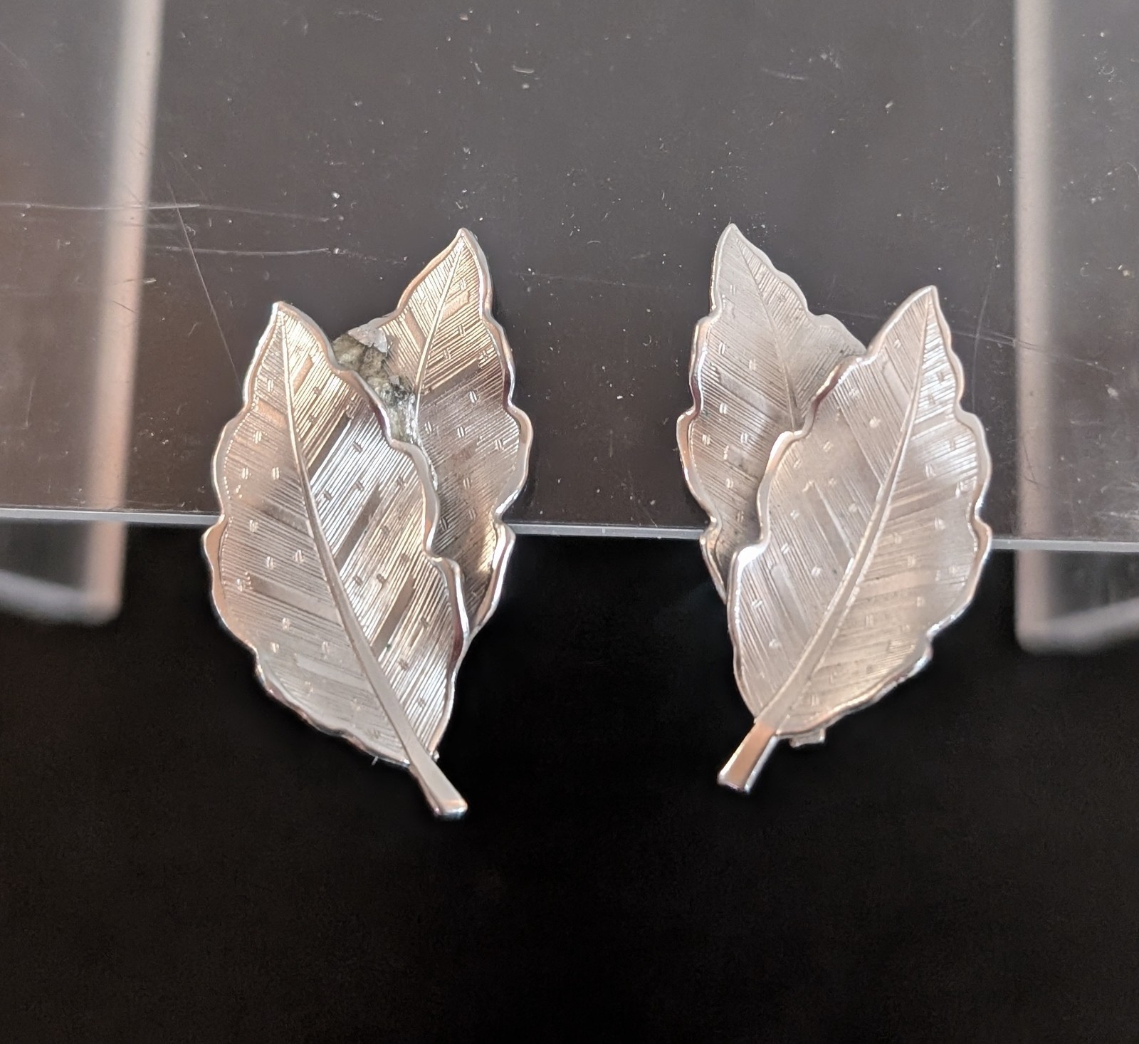 Vtg CORO Silver Tone Double Leaf Nature Clip On Earrings 1.5″ Autumn Fall