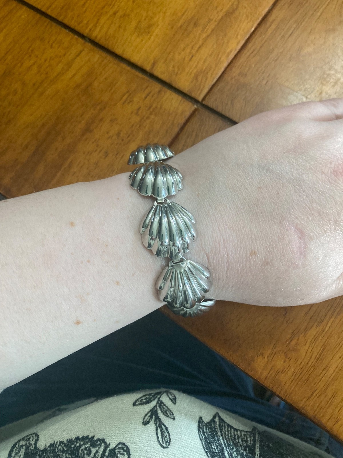 Scallop Shell Vintage Bracelet *Extra Small*