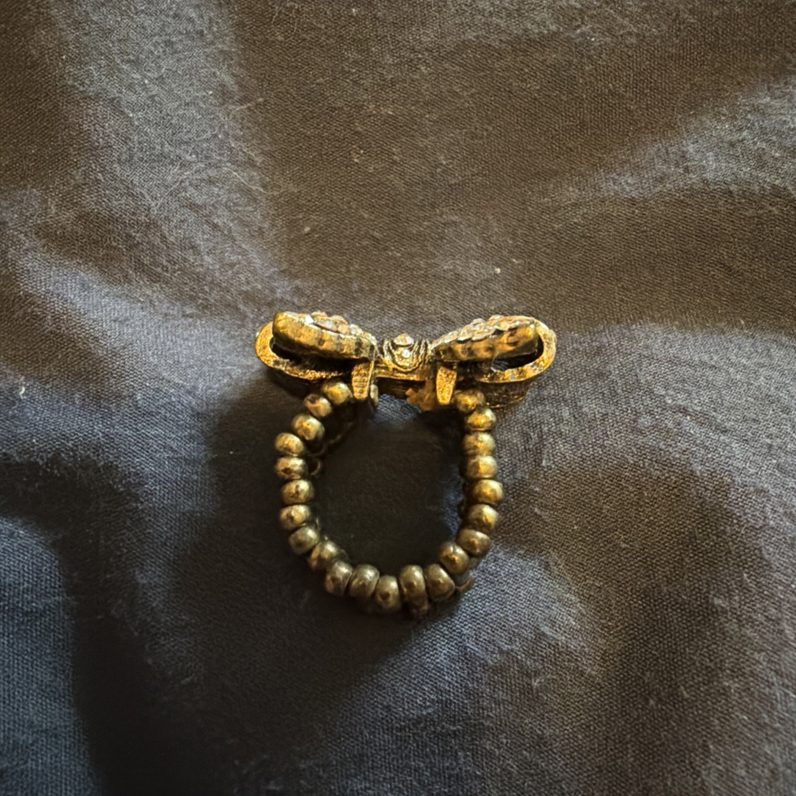 VINTAGE BIG CRYSTAL RHINESTONE BOW RING (Stretch band)