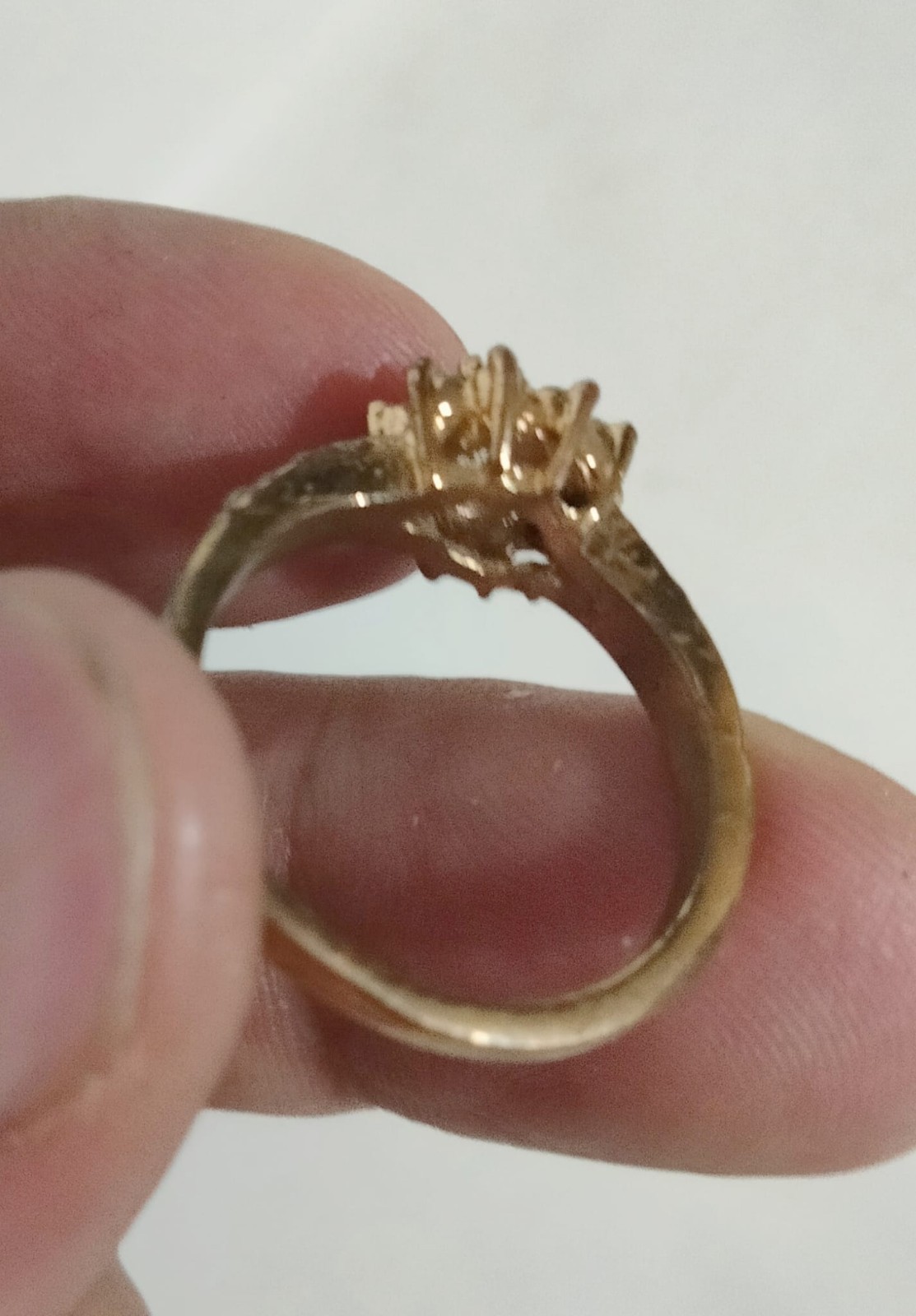 Rare Vintage Estate Gold Tone Halo Ring – Timeless Luxury & Antique Elegance