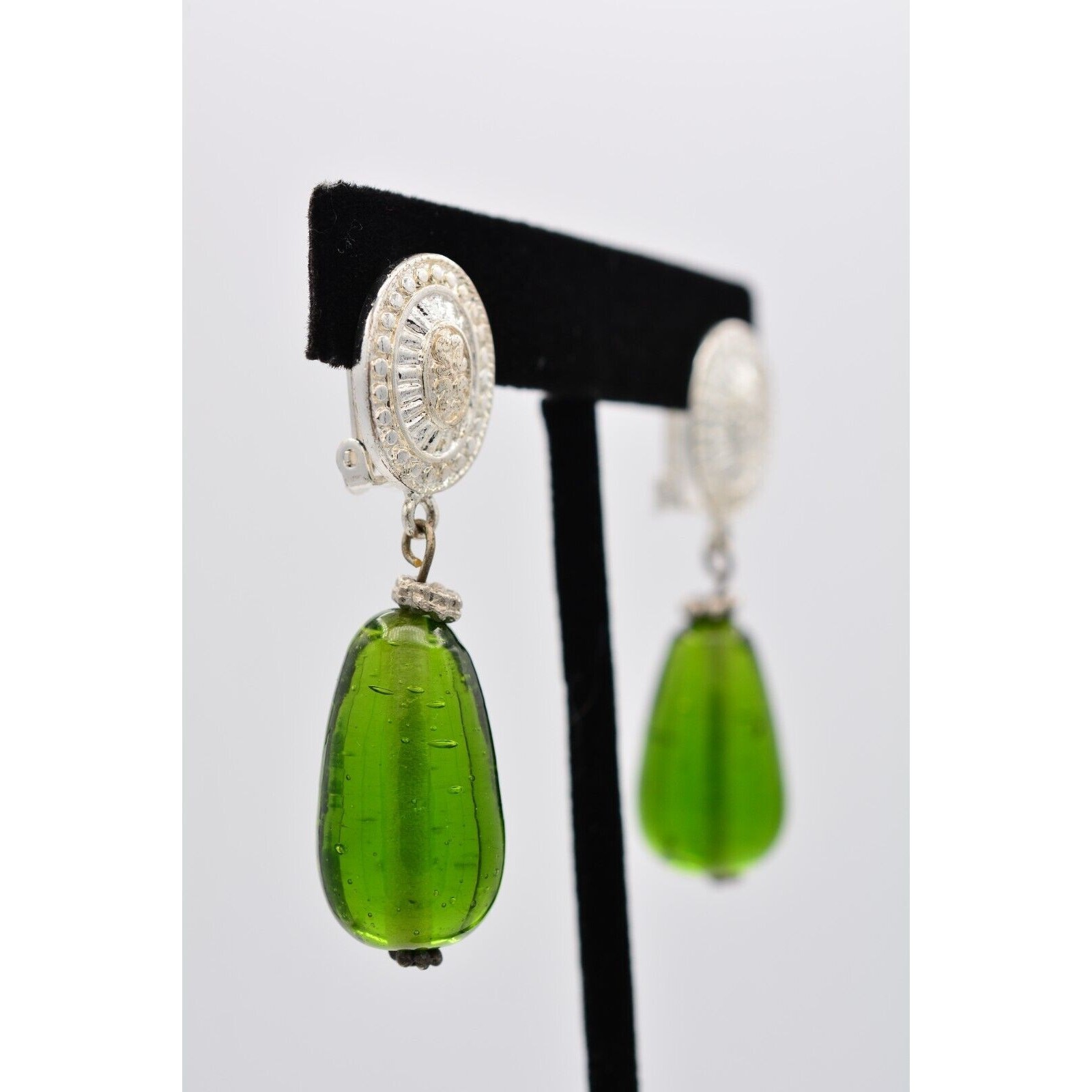 Vintage Dangle Clip On Earrings Green Glass Drop Silver Tone Chunky 1990s BinAK