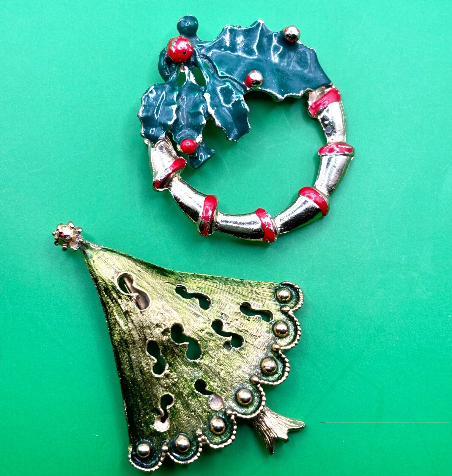 LOT OF 2 VINTAGE HOLIDAY PINS,CHRISTMAS BROOCHES,FESTIVE TREE,CELEBRATE,COLLECT