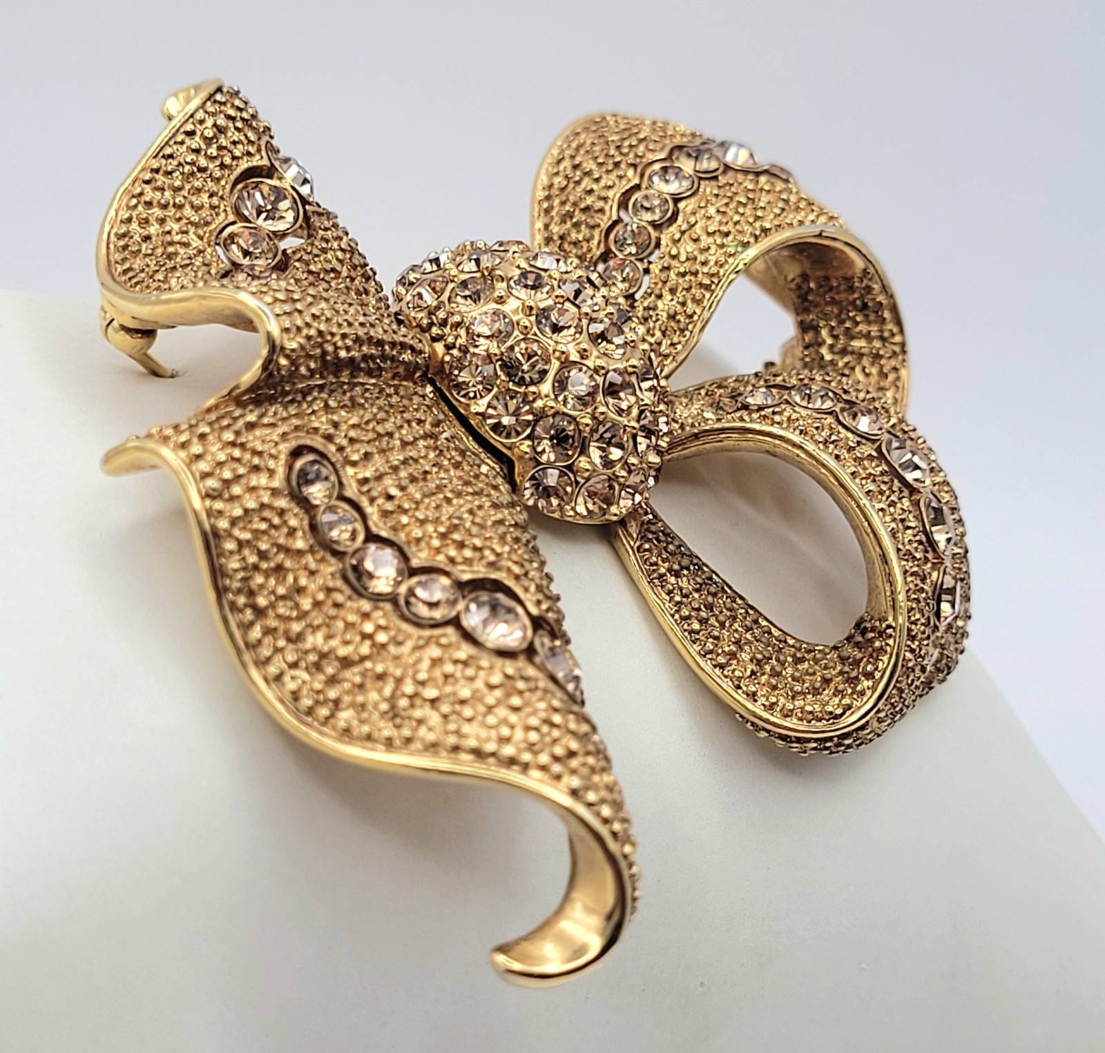 Vtg Signed Joan Rivers Gold Tone Yellow Rhinestone Ribbon Large Gift Bow Brooch