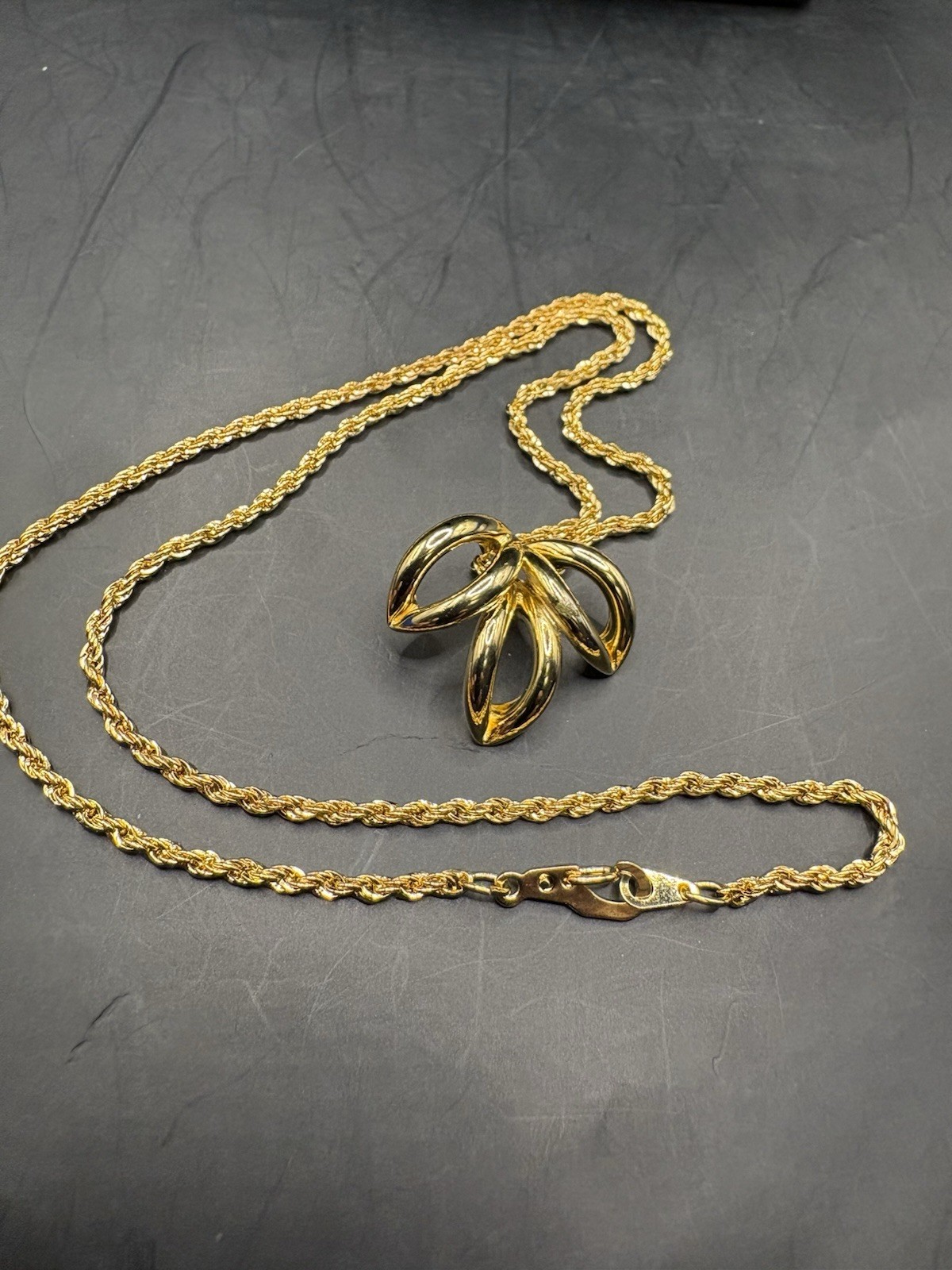 Vintage Gold Tone Sculptural Necklace Brooch Earrings Set Rope Chain