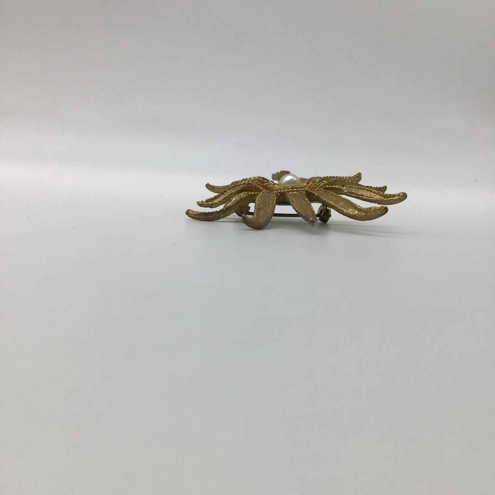 Boucher 1950’s Flower/Star Brooch #7441 Brushed Gold Tone Metal 2 3/8 inches
