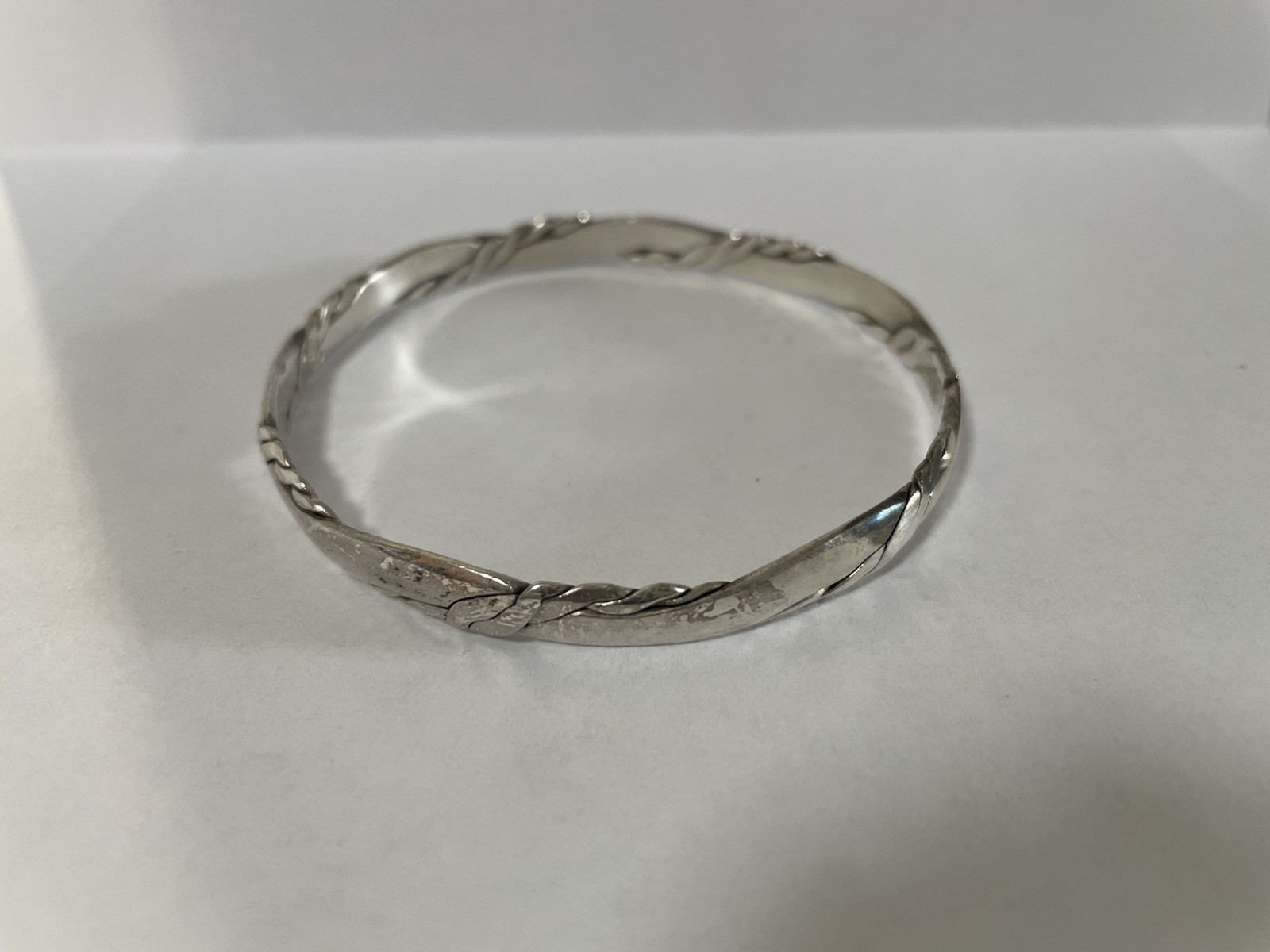 Vintage Taxco Alpaca Mexico Silver Tone Twisted Style Bangle 2-3/4 In OD 2-5/8ID