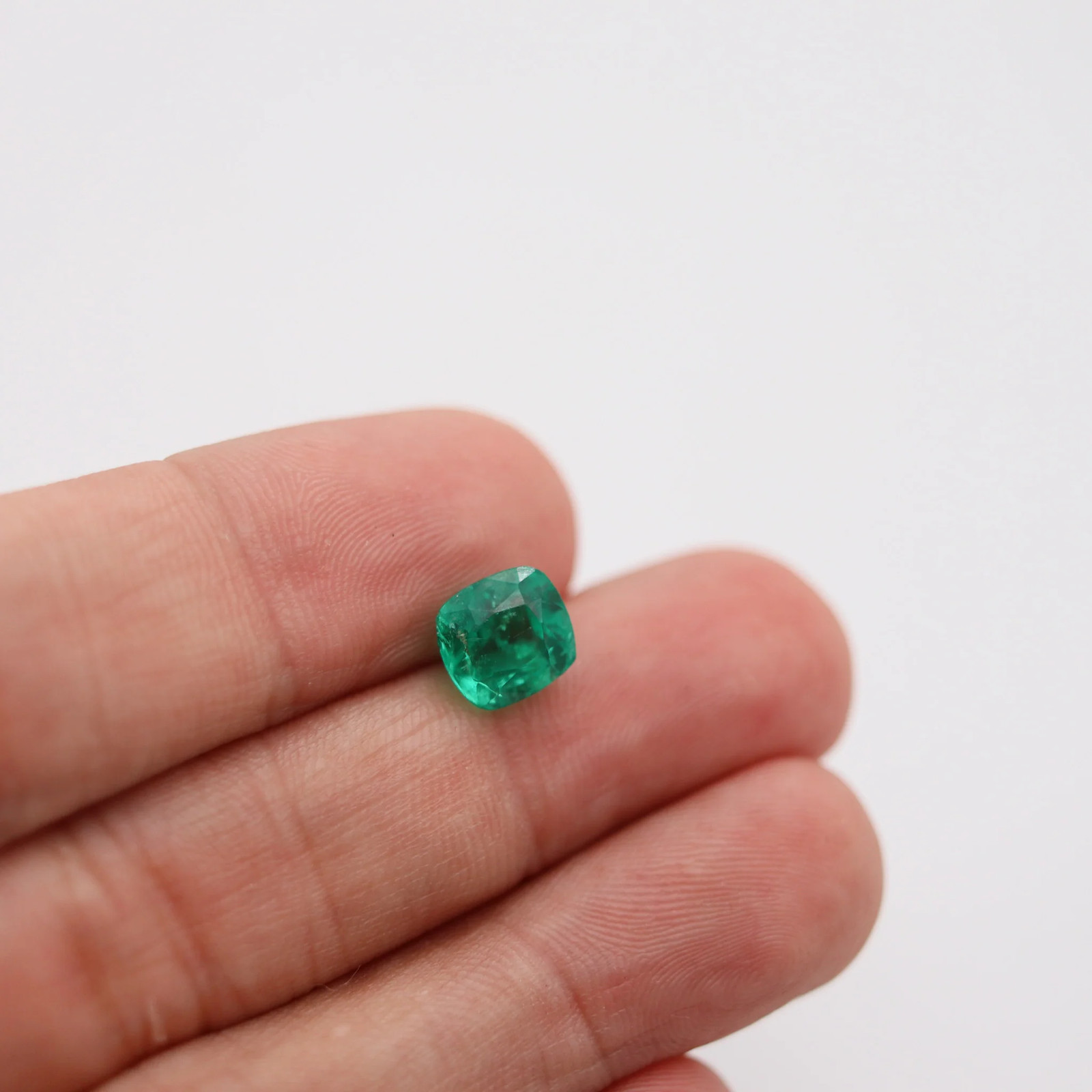 GIA CERTIFIED Colombian Emerald Cushion Shape Vivid Green 3.28 Cts
