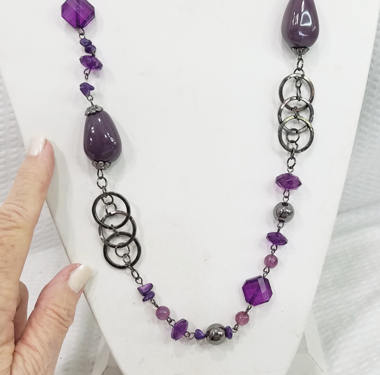 Vintage Asymmetrical Purple Acrylic Crystal Gunmetal Chain Link 36″ Necklace