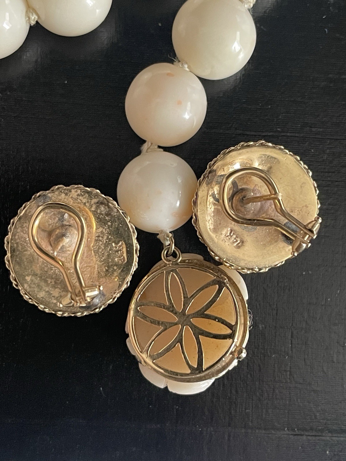 NATURAL ANGEL SKIN CORAL NECKLACE W/ MATCHING EARRINGS-14kt GOLD CLASP & EARRING