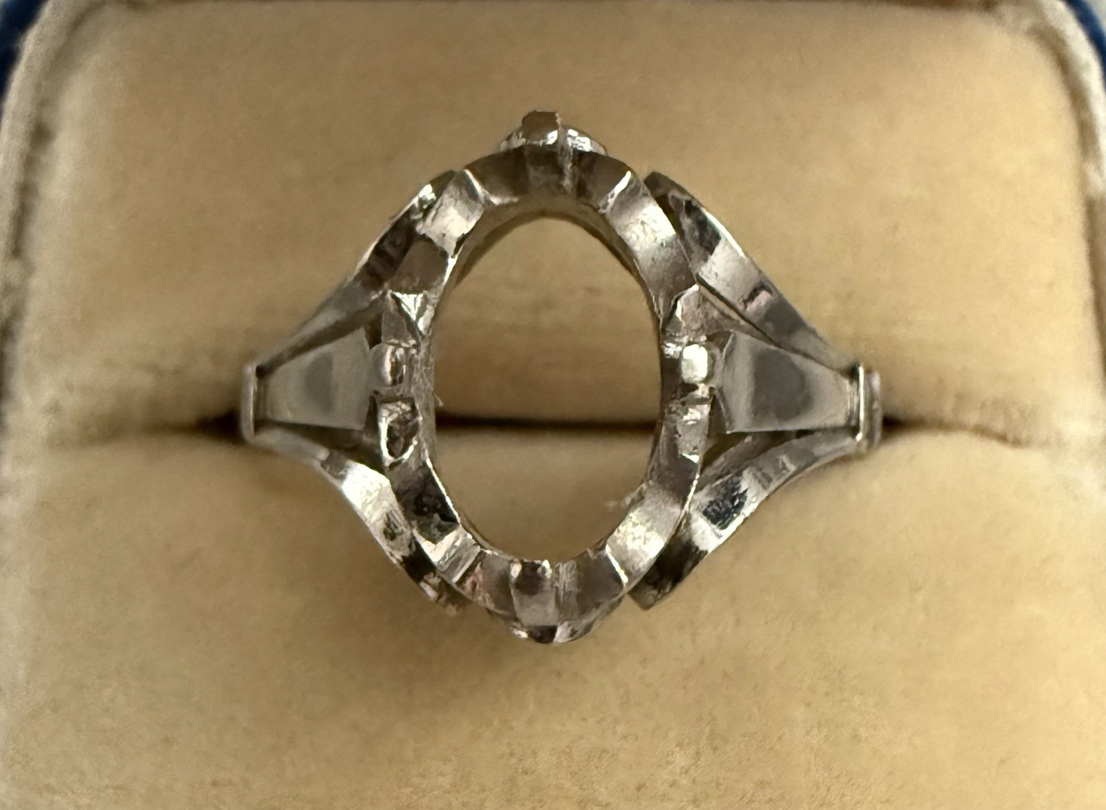vintage platinum mounting for oval stone ring 7mm X 10mm