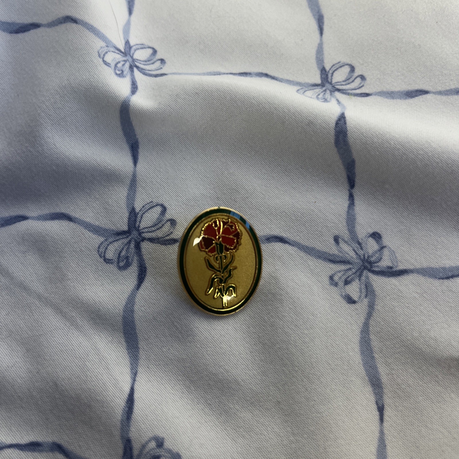 Vintage Valley Casting Gold Tone Enamel Pin – Red Carnation Flower Design – Oval