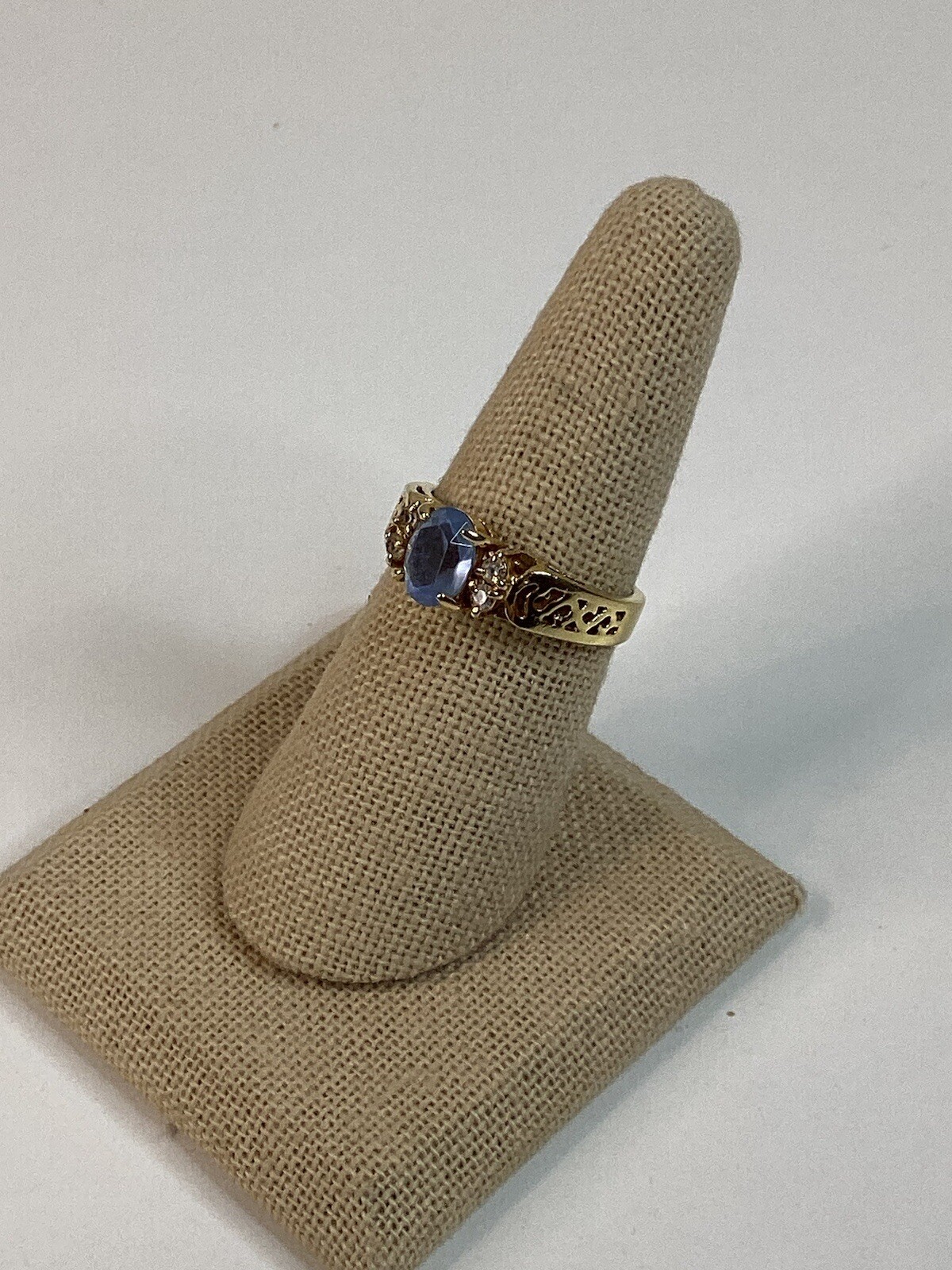 Vtg PAD Gold Tone Ring GE Light Blue 1cm Glass Stone Prong Set 8.25