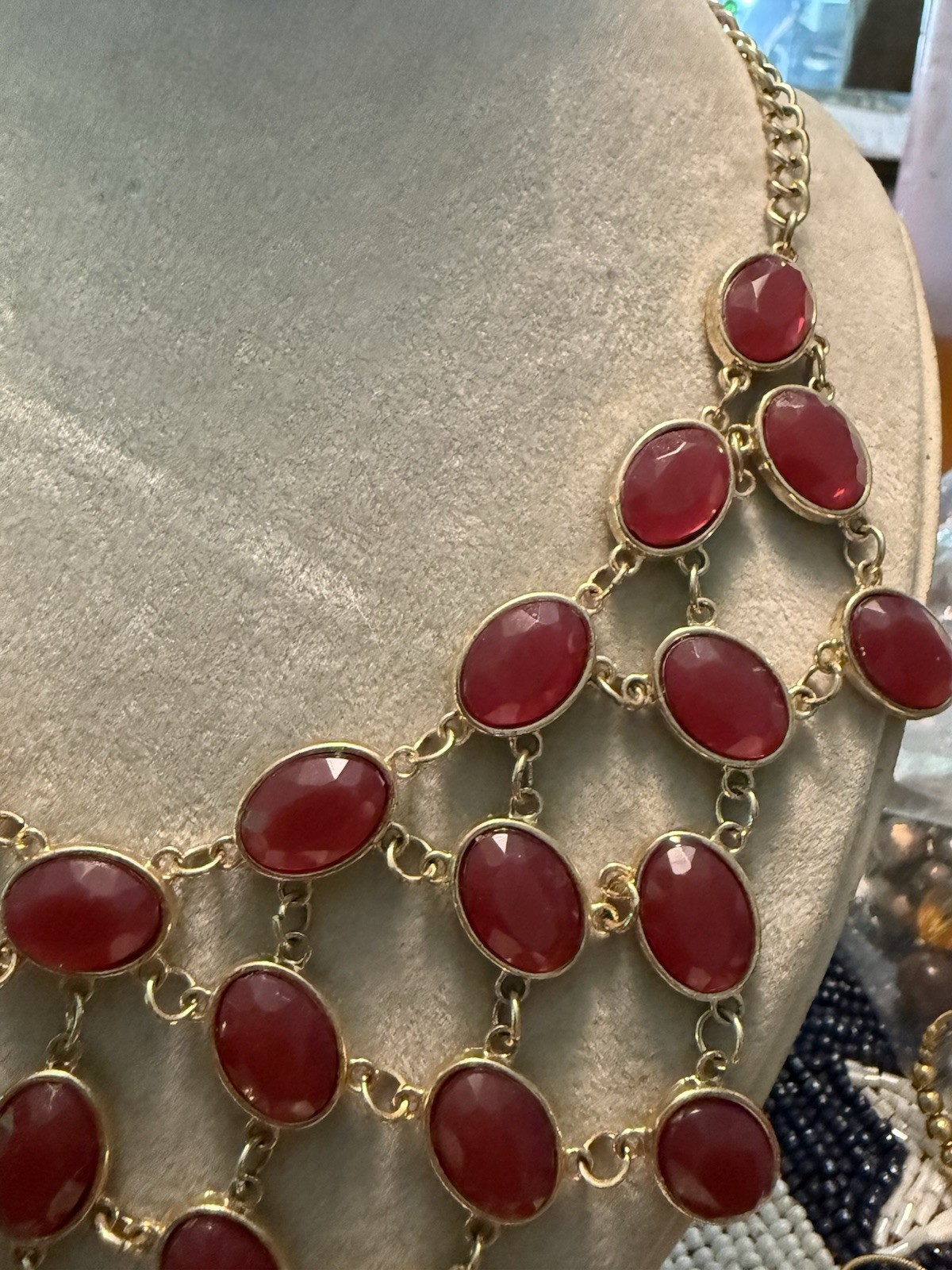 CLASSY 15-17 DRAPING RED NECKLACE/CHOKER – Costume Jewelry