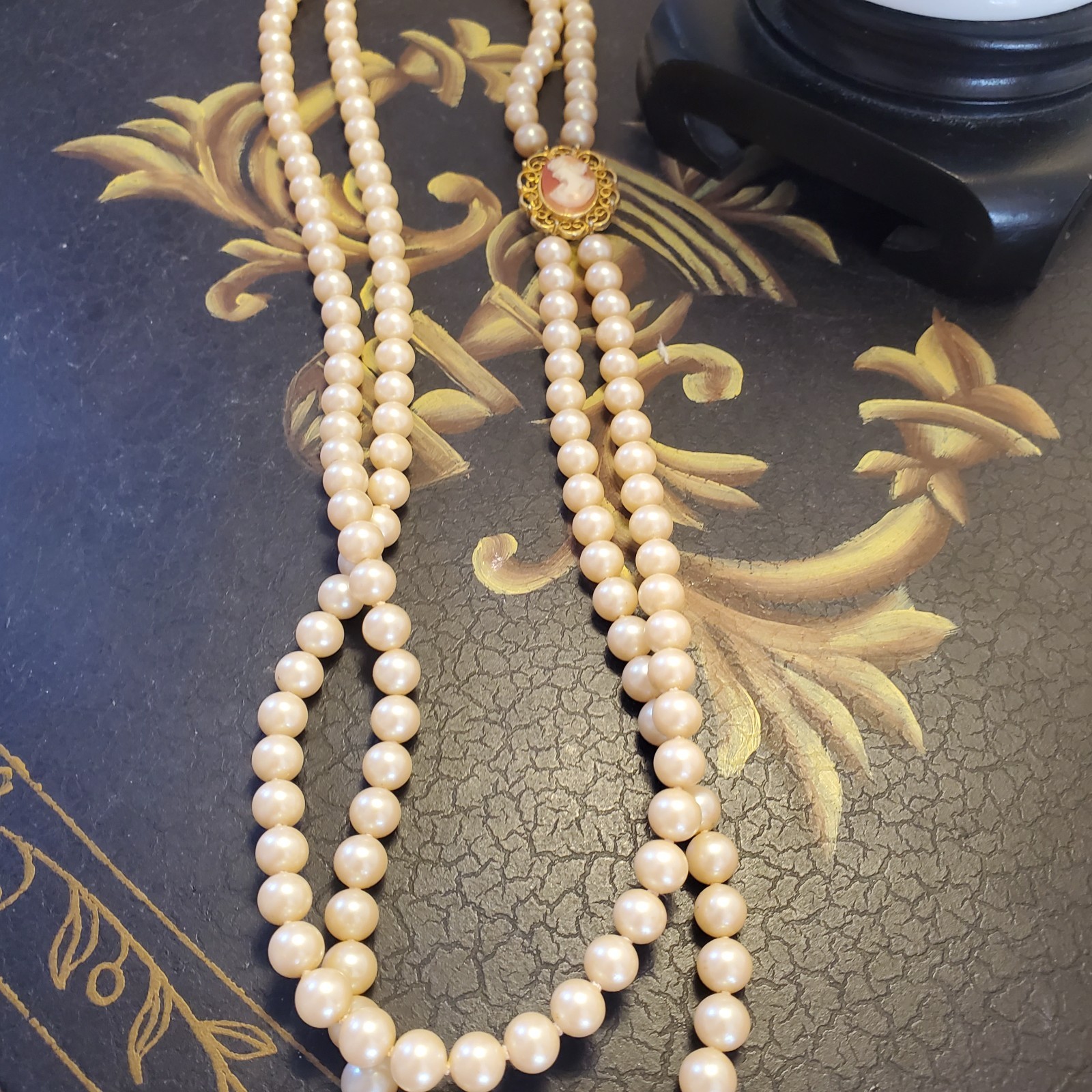 Cameo Dbl Pearl Strand Necklace 27″ Insert Clasp Carved Filigree Hand Knotted