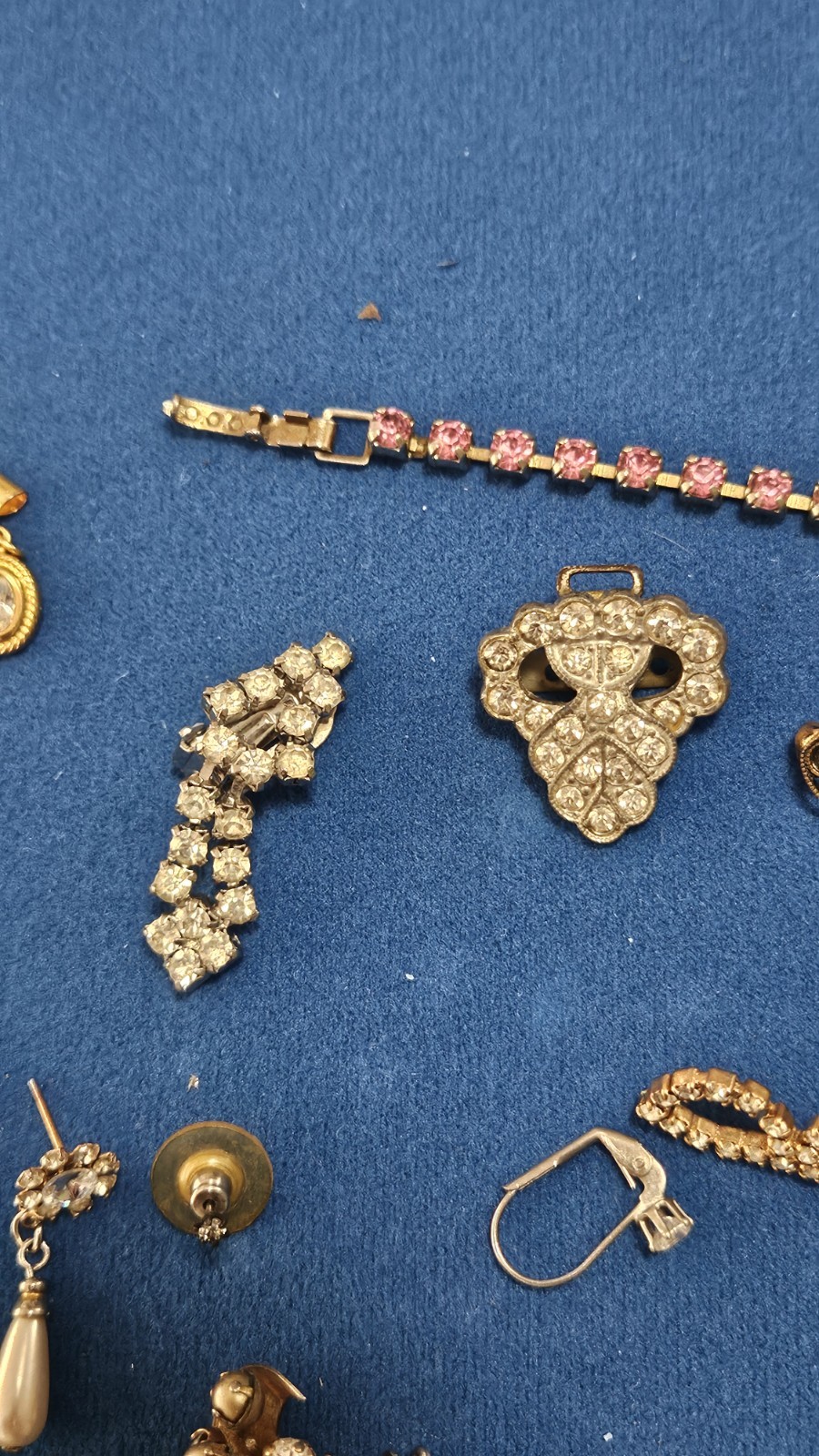 Vintage 37 Gem Stone Earrings / Dimond Like / Quartz Like Jewels – JEWELRY LOT
