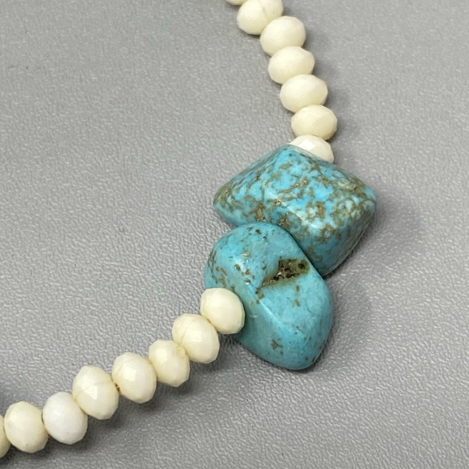 American Eagle Turquoise Stone Bracelet Blue Chip White Beads Native Western 7″
