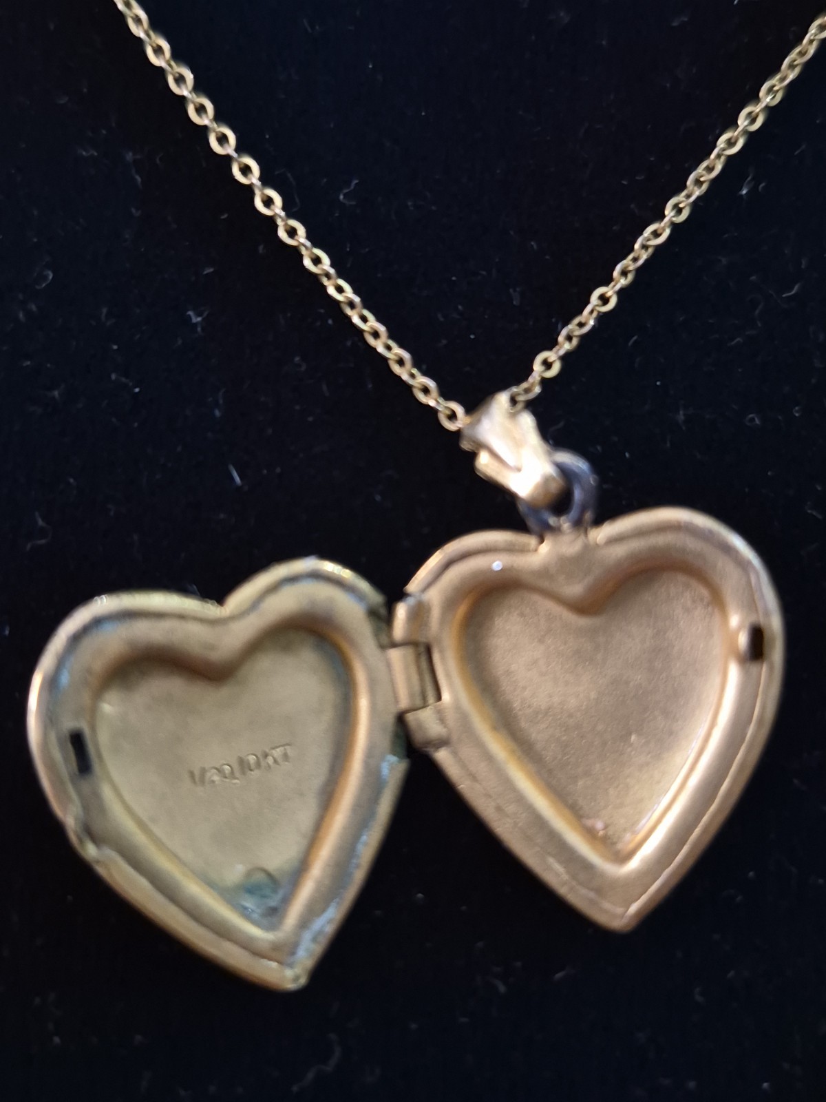 Vintage 10 Kt 1/20 Yellow And Rose Heart Locket Necklace 18″