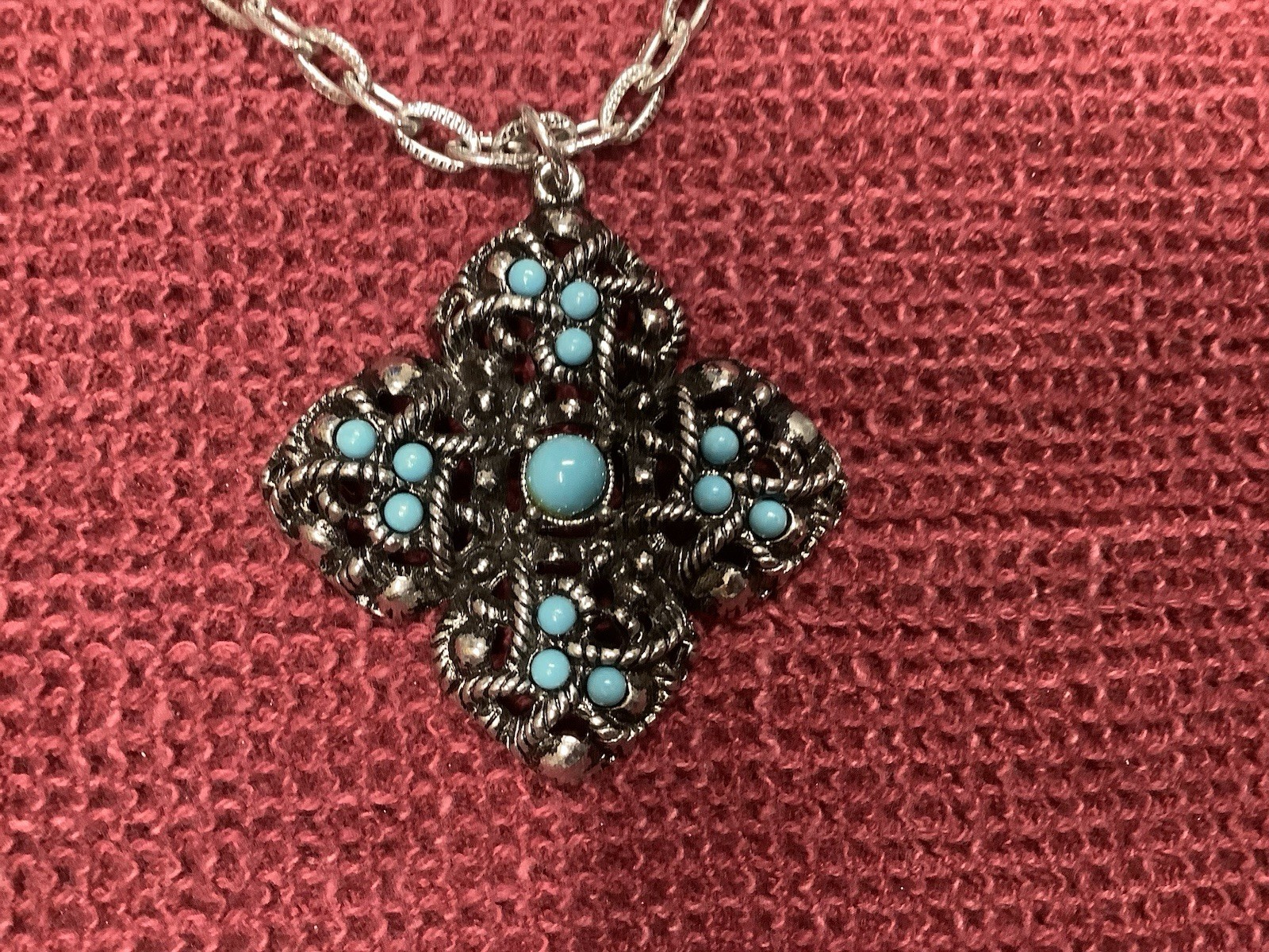 Vintage Avon South Western Style Faux Silver And Faux Turquoise Necklace