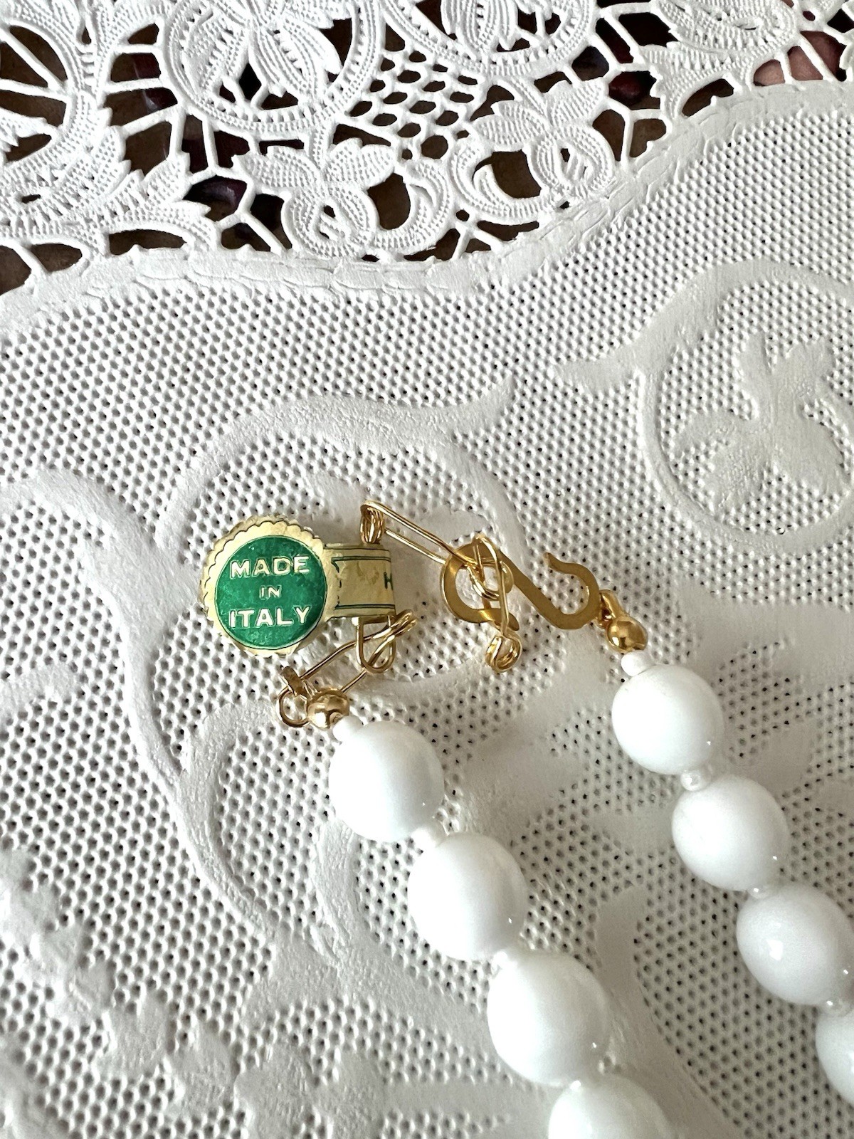 Vintage Venetian White Flower Bead Art Glass Necklace 16″ + 3″ Extender