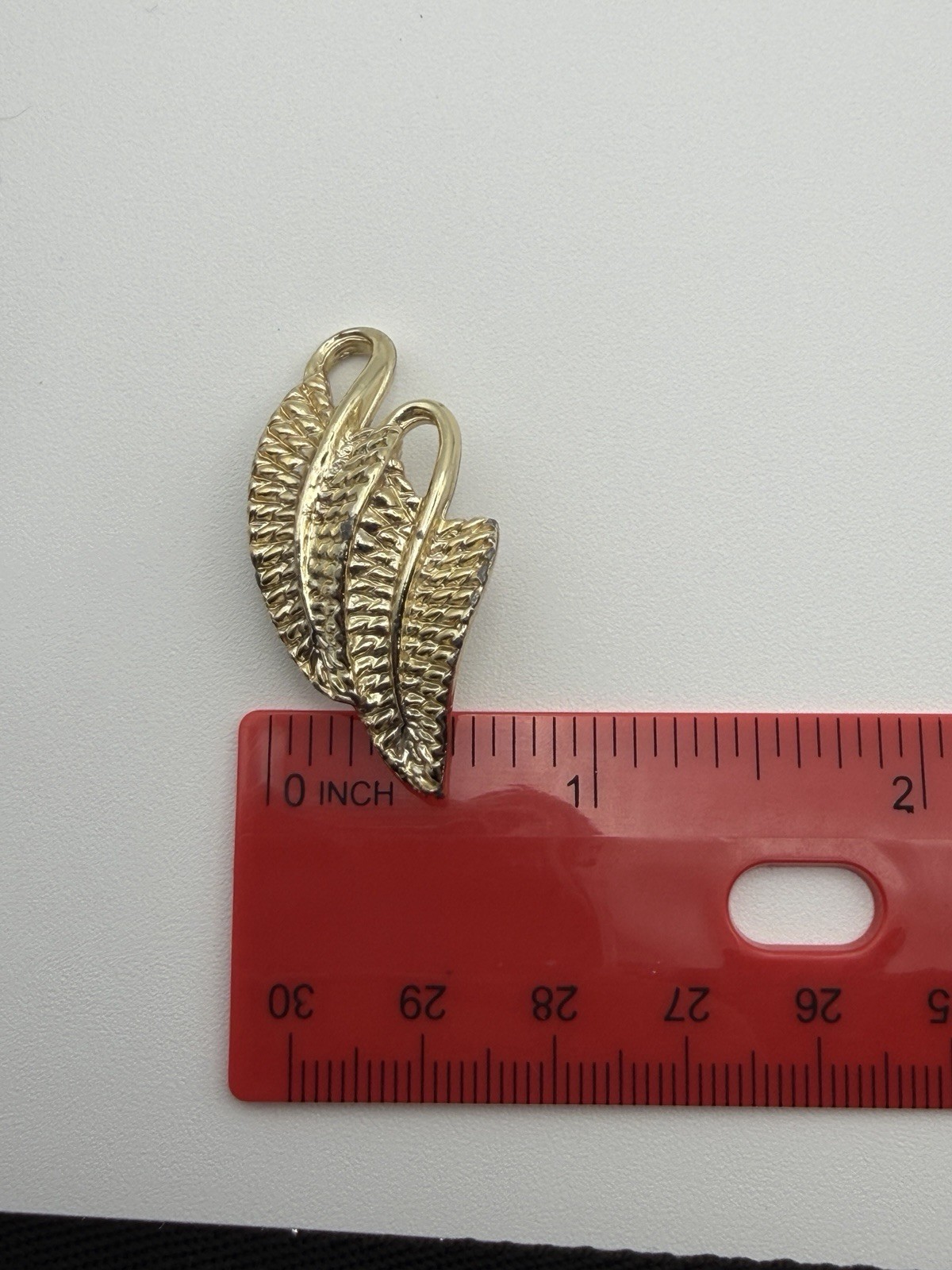 Vintage Gold Tone Leaf Clip On Earrings Textured Estate Auction Jewelry