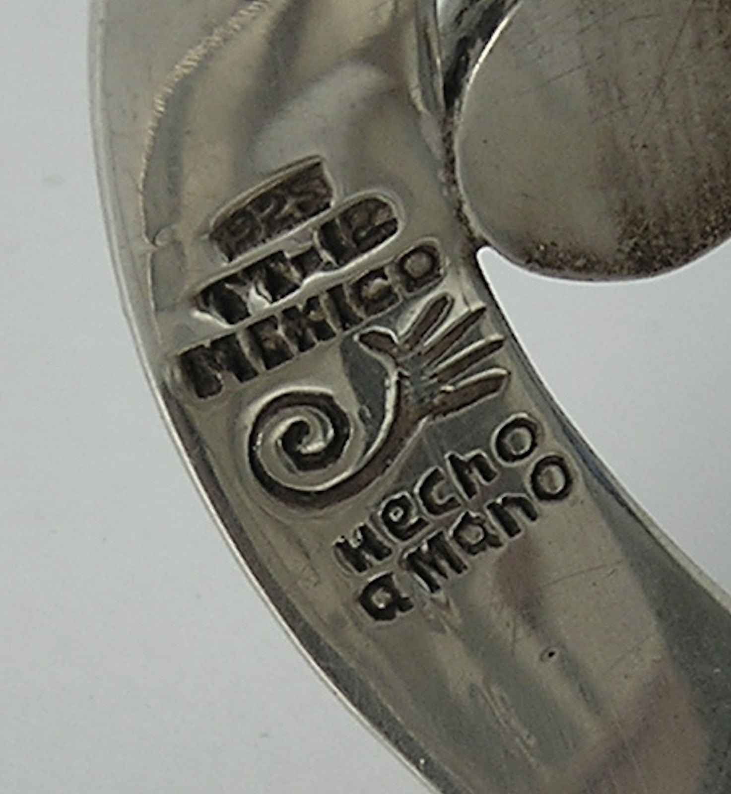 Hecho A Mano Modernist Manual Porcayo Sterling Flat Criss Cross Cuff Bracelet